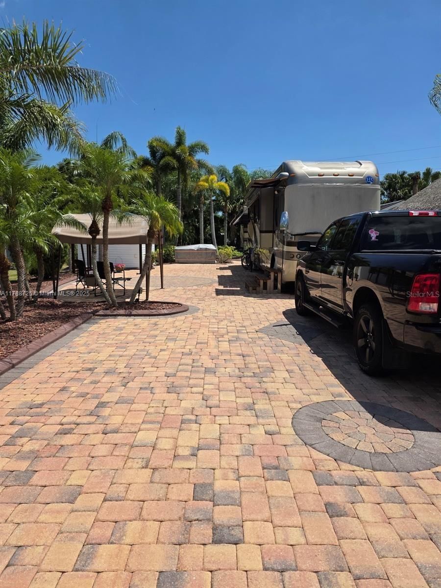 Real estate property located at 502 42nd Cove #1, Okeechobee, Silver Palms Rv Resort, Okeechobee, FL