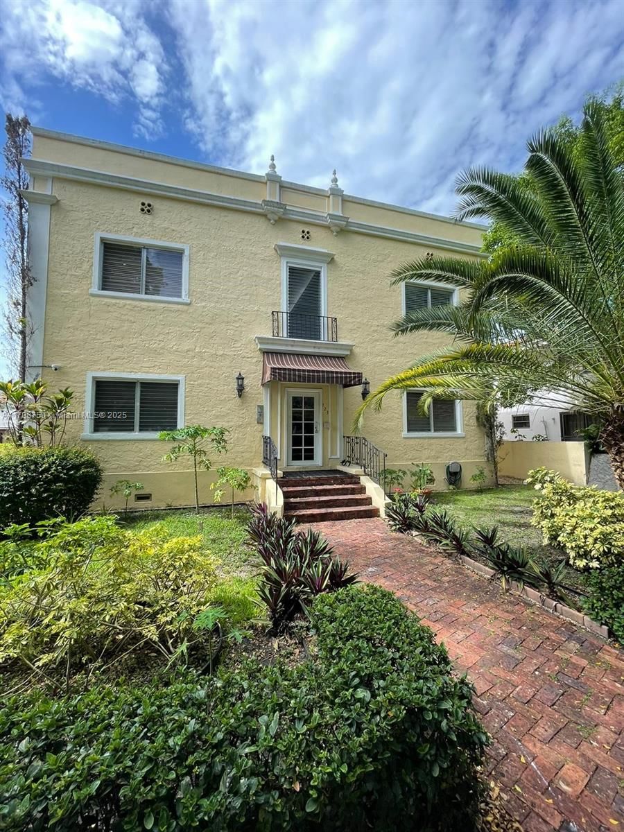 Real estate property located at 223 Calabria Ave #8, Miami-dade, 223 Calabria Condo, Coral Gables, FL