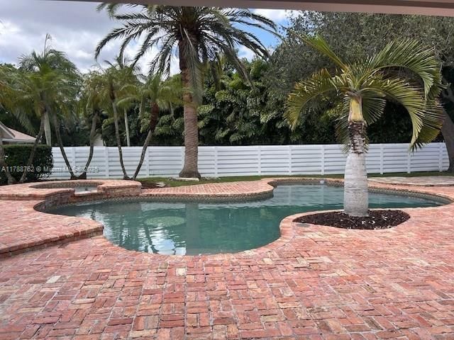 Real estate property located at 15242 147th Ter, Miami-dade, Country Walk Sec 6, Miami, FL