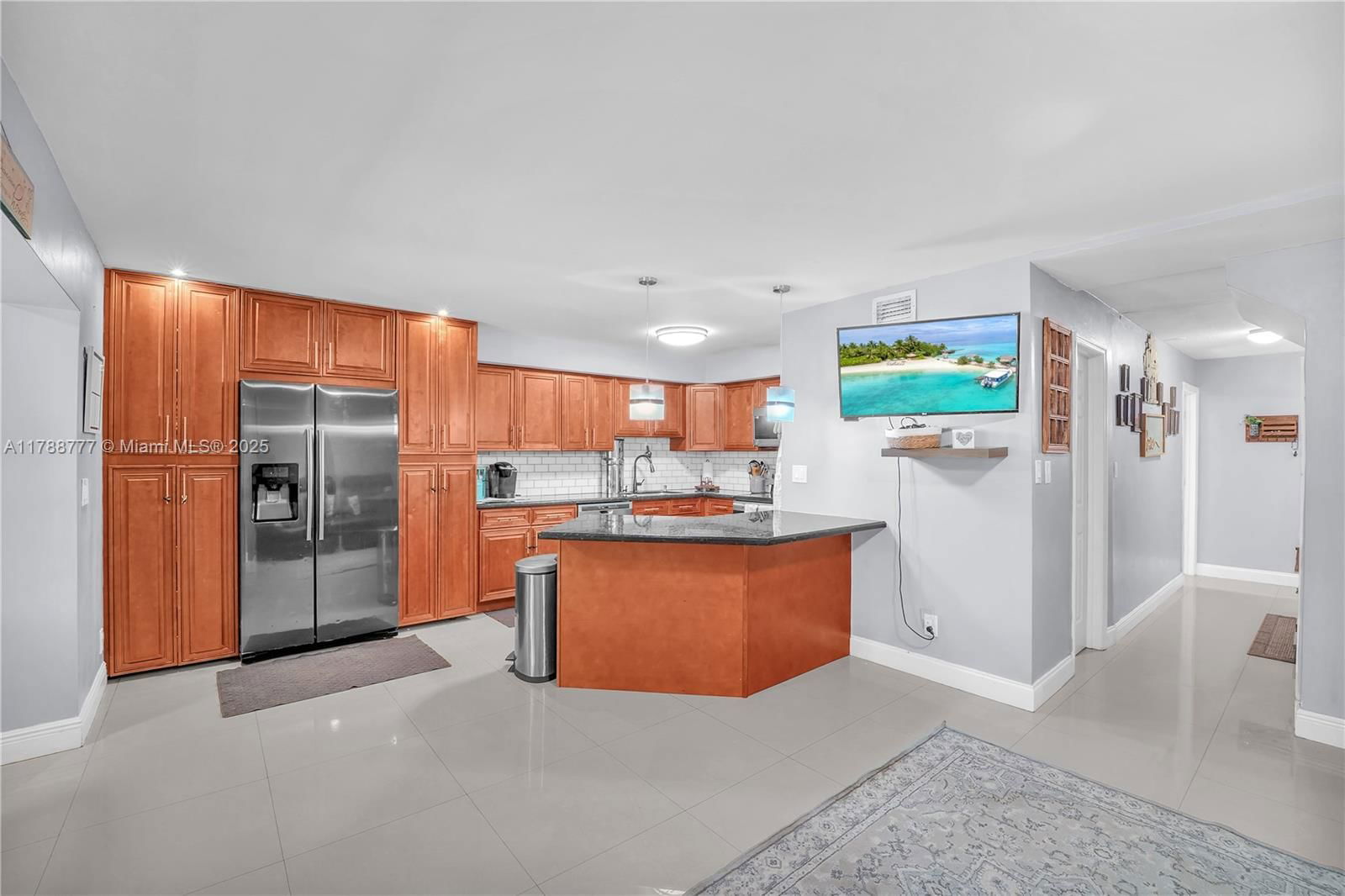 Real estate property located at 19 Madrid Ln #2-13, Broward, Valencia Village Condo Ph, Davie, FL
