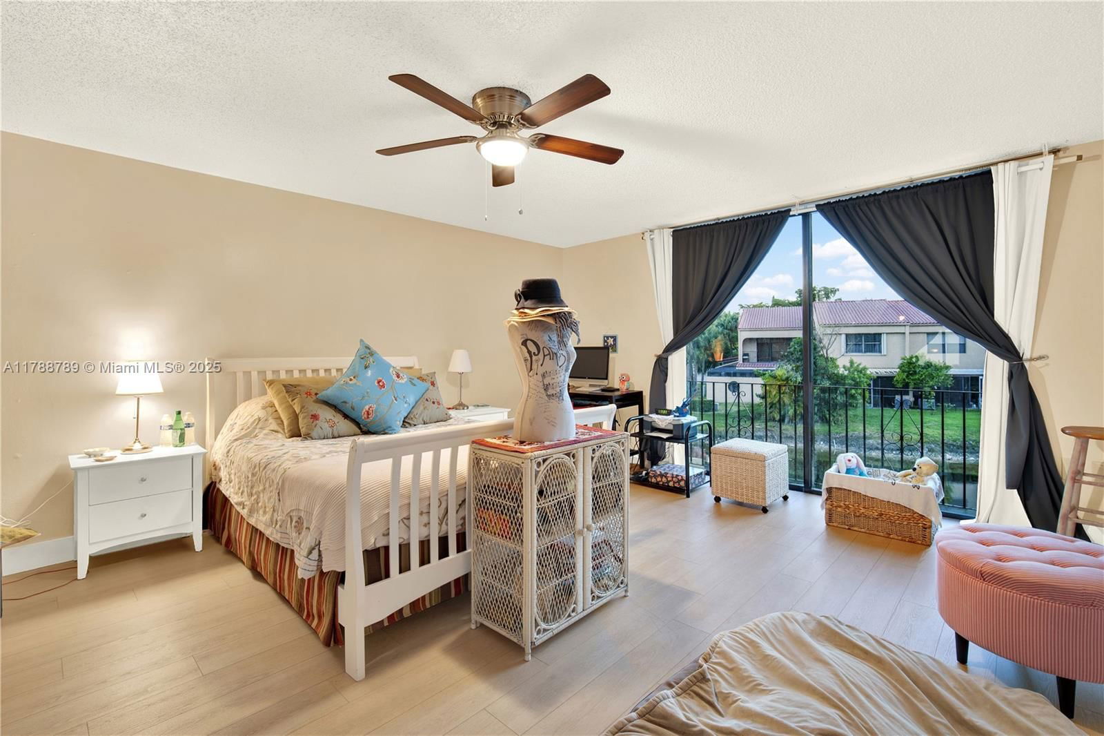 Real estate property located at 3904 Estepona Ave #8D2, Miami-dade, Costa Del Sol Condo No 1, Doral, FL