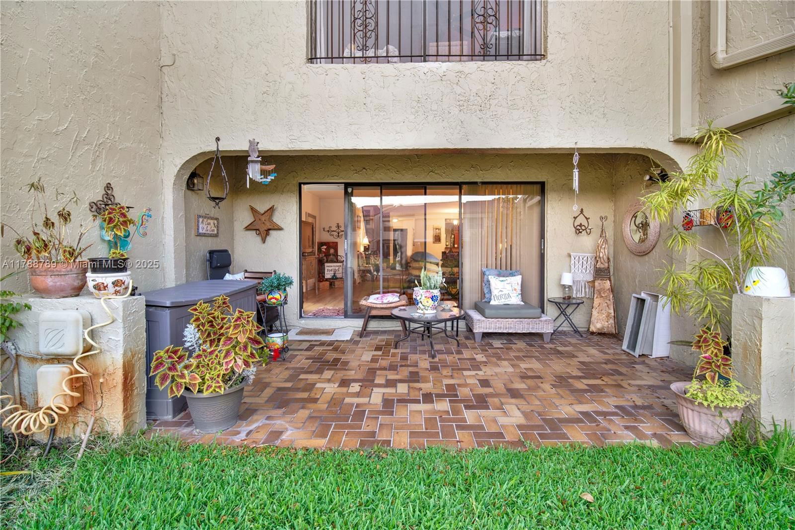 Real estate property located at 3904 Estepona Ave #8D2, Miami-dade, Costa Del Sol Condo No 1, Doral, FL