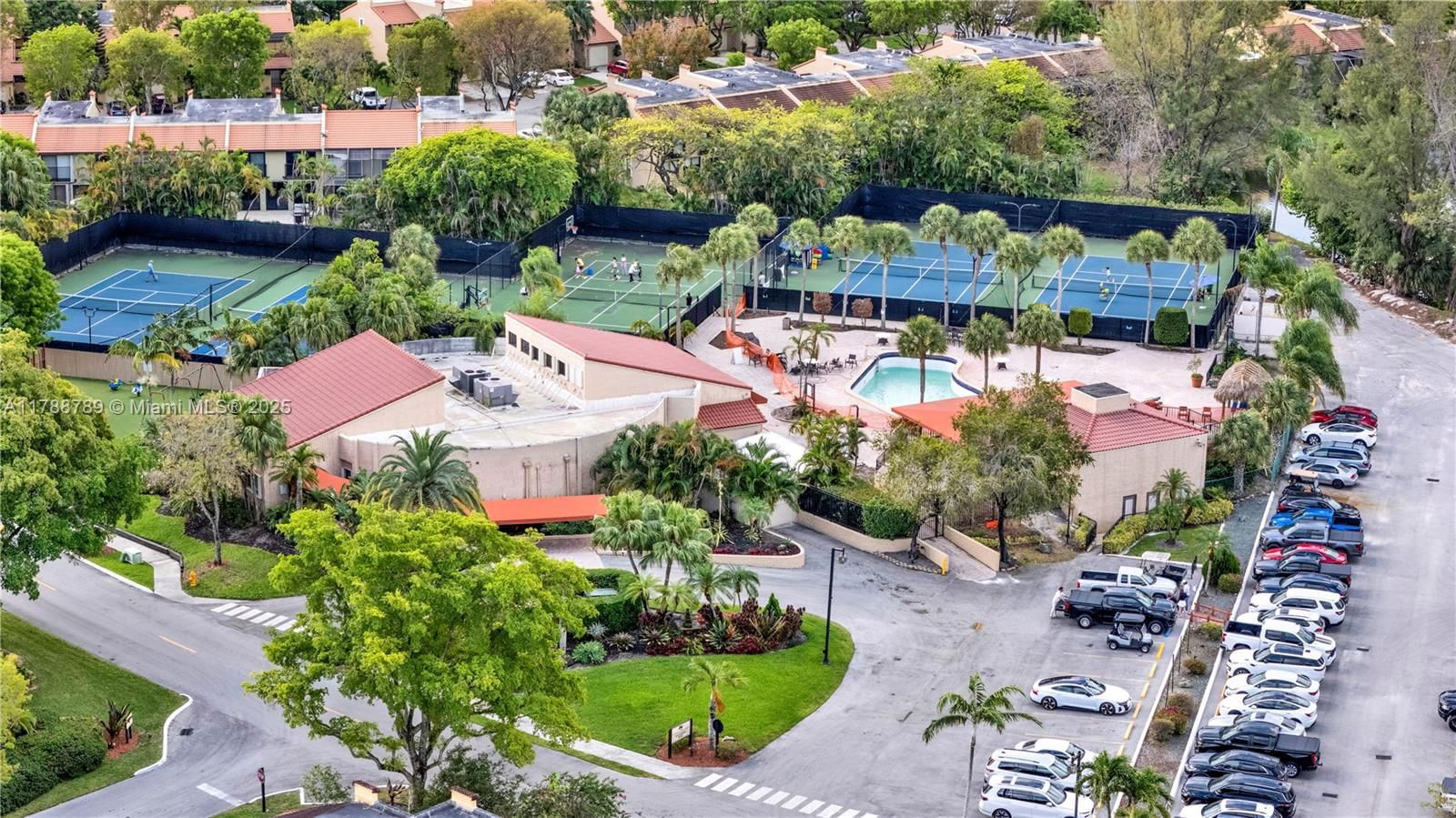 Real estate property located at 3904 Estepona Ave #8D2, Miami-dade, Costa Del Sol Condo No 1, Doral, FL