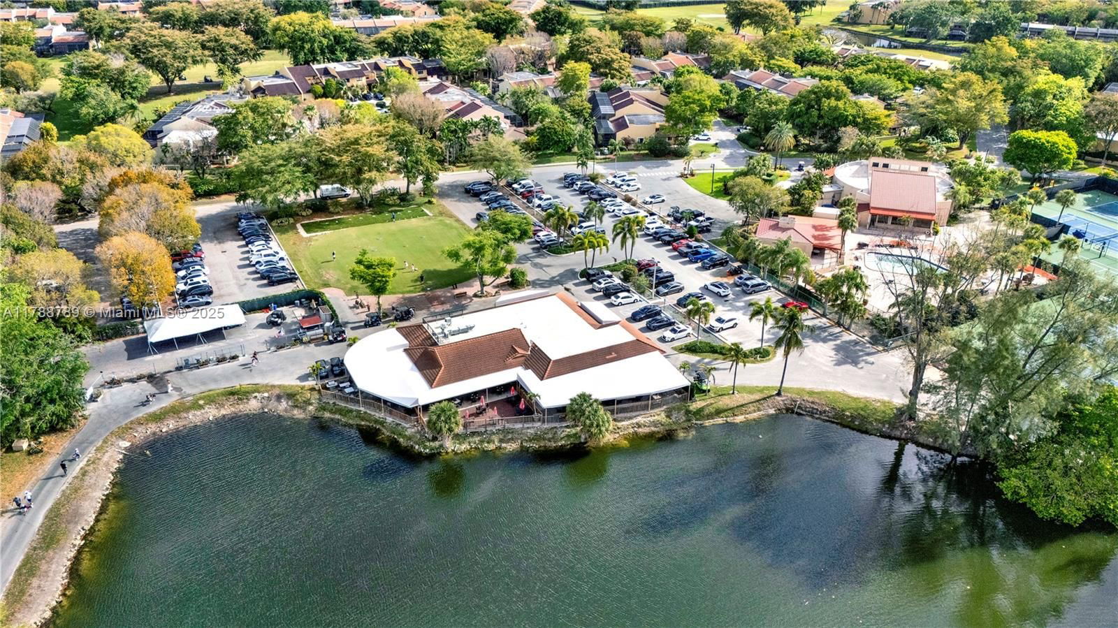 Real estate property located at 3904 Estepona Ave #8D2, Miami-dade, Costa Del Sol Condo No 1, Doral, FL