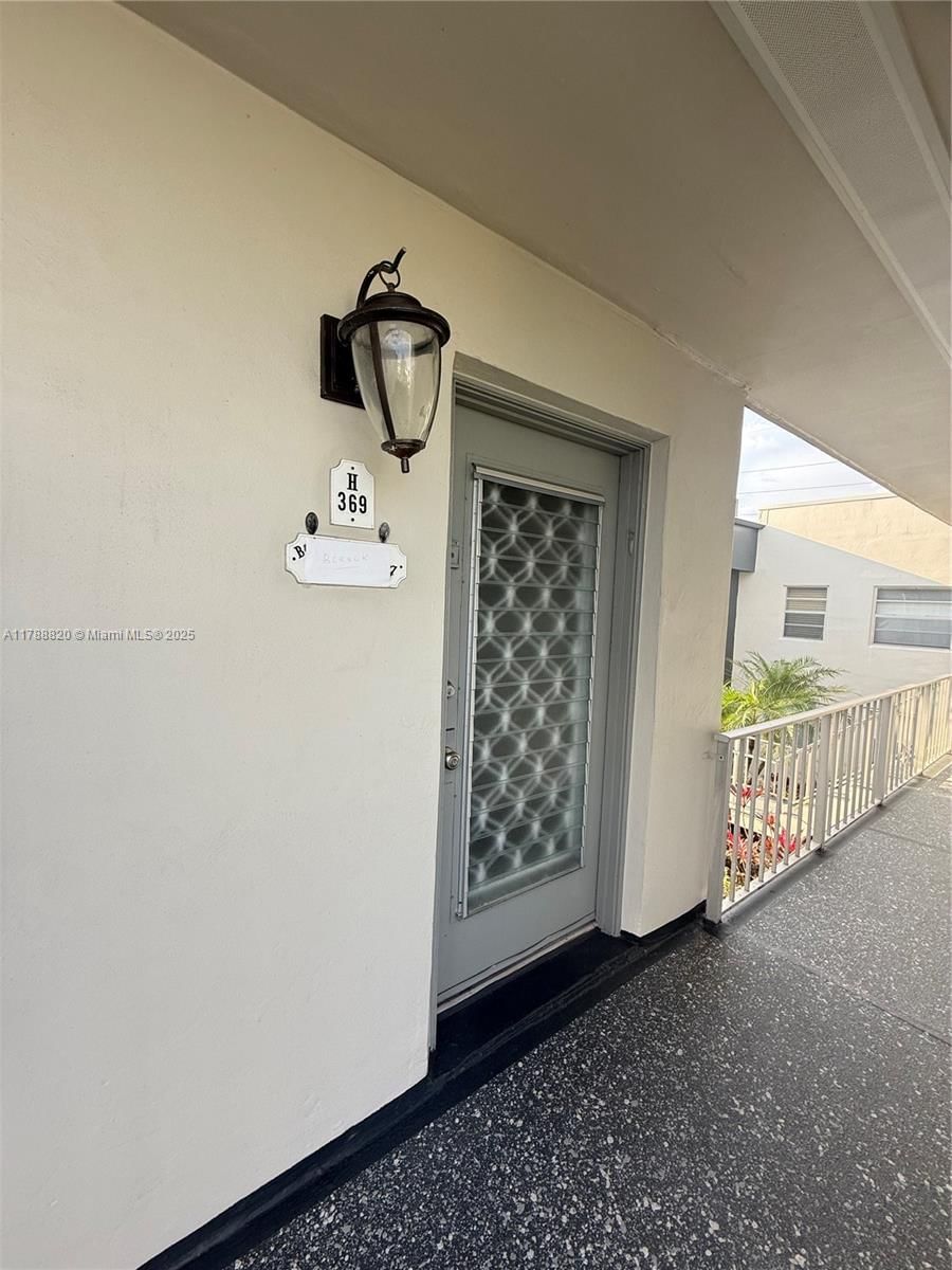 Real estate property located at 369 Burgundy H #369, Palm Beach, Kings Point Burgundy Cond, Delray Beach, FL