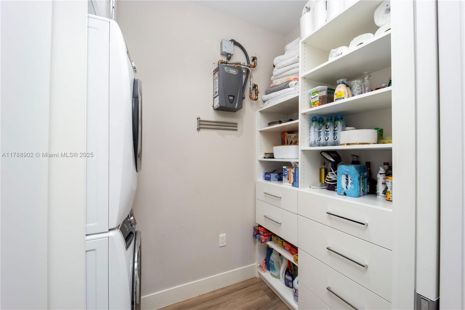 Real estate property located at 41 Seminole St #208, Martin, Sailfish Cove Condominium, Stuart, FL