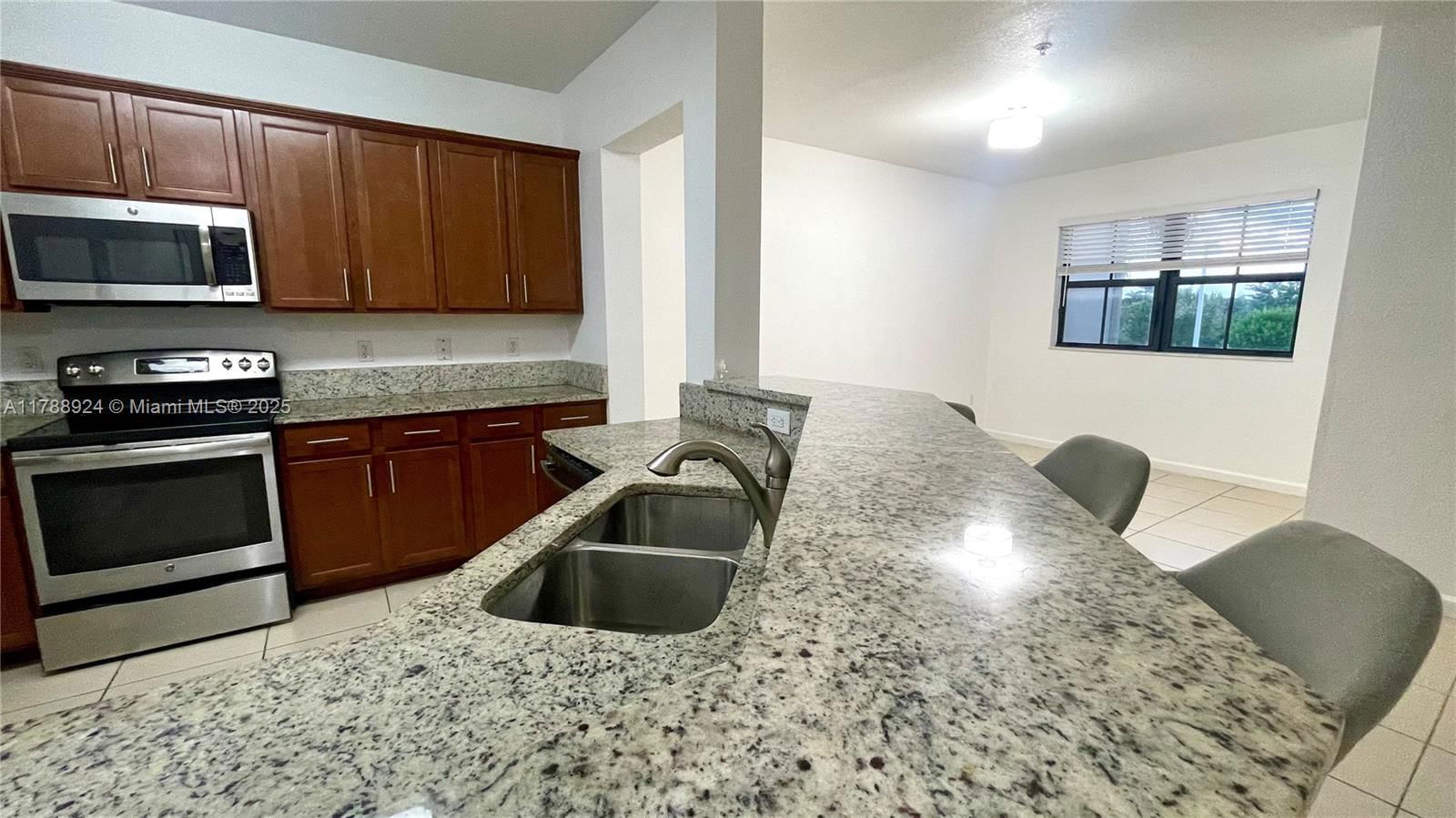 Real estate property located at 10620 88th St #205, Miami-dade, Adagio At Central Park Co, Doral, FL