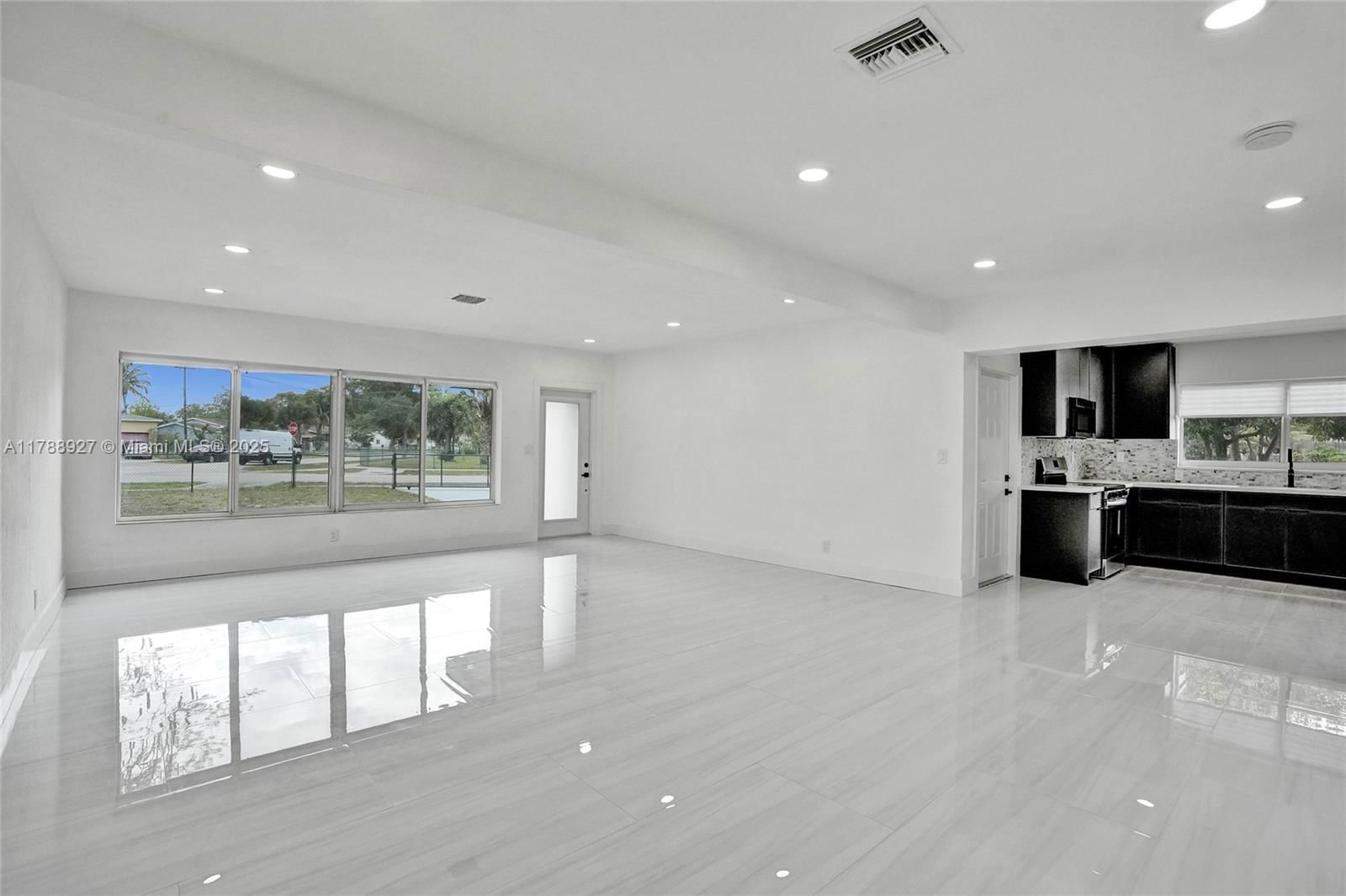 Real estate property located at 31 Florida Ave, Broward, Melrose Park Sect 1, Fort Lauderdale, FL