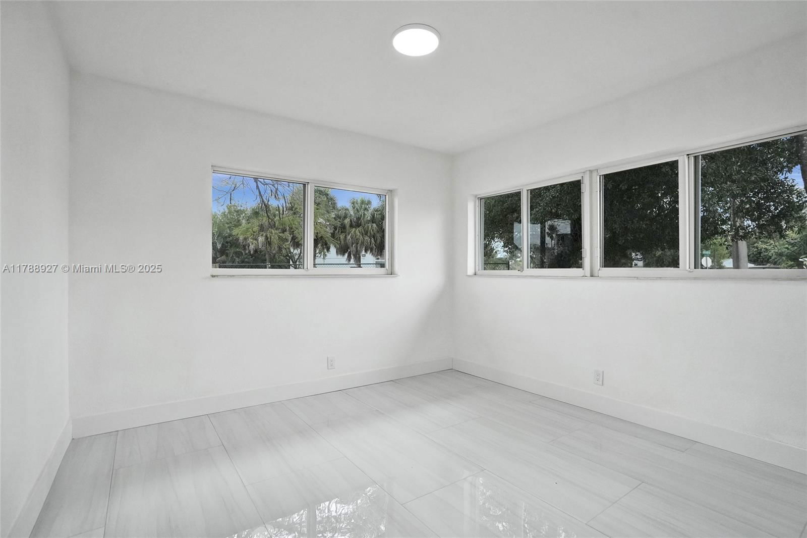 Real estate property located at 31 Florida Ave, Broward, Melrose Park Sect 1, Fort Lauderdale, FL