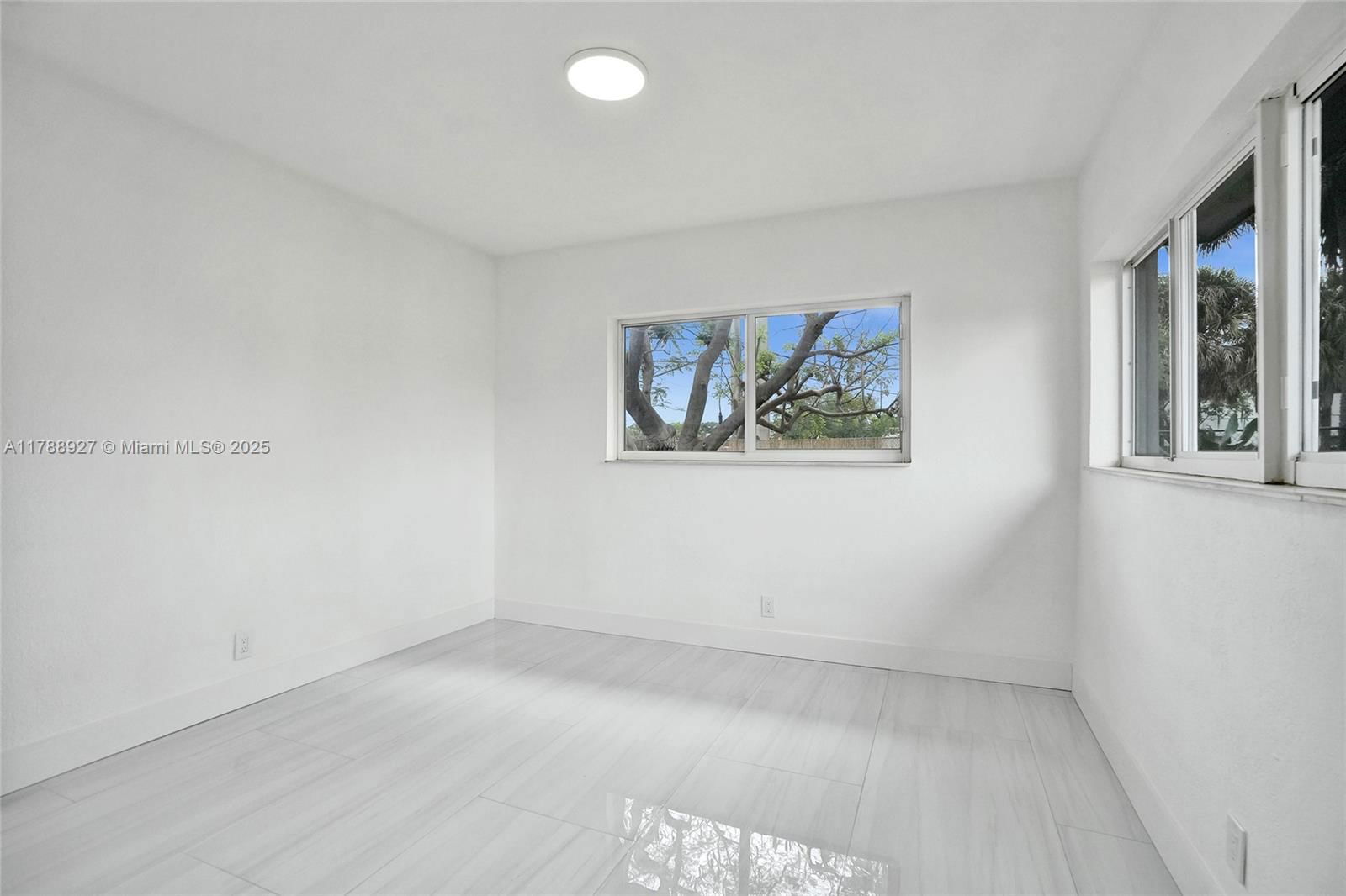 Real estate property located at 31 Florida Ave, Broward, Melrose Park Sect 1, Fort Lauderdale, FL