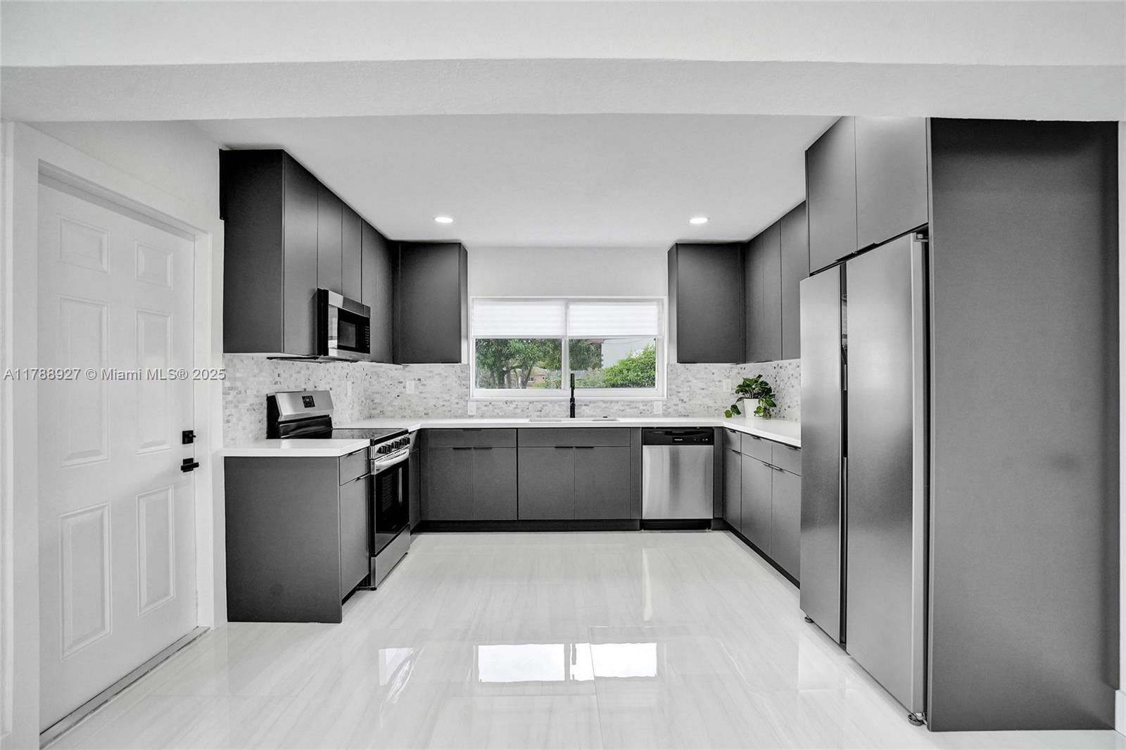 Real estate property located at 31 Florida Ave, Broward, Melrose Park Sect 1, Fort Lauderdale, FL