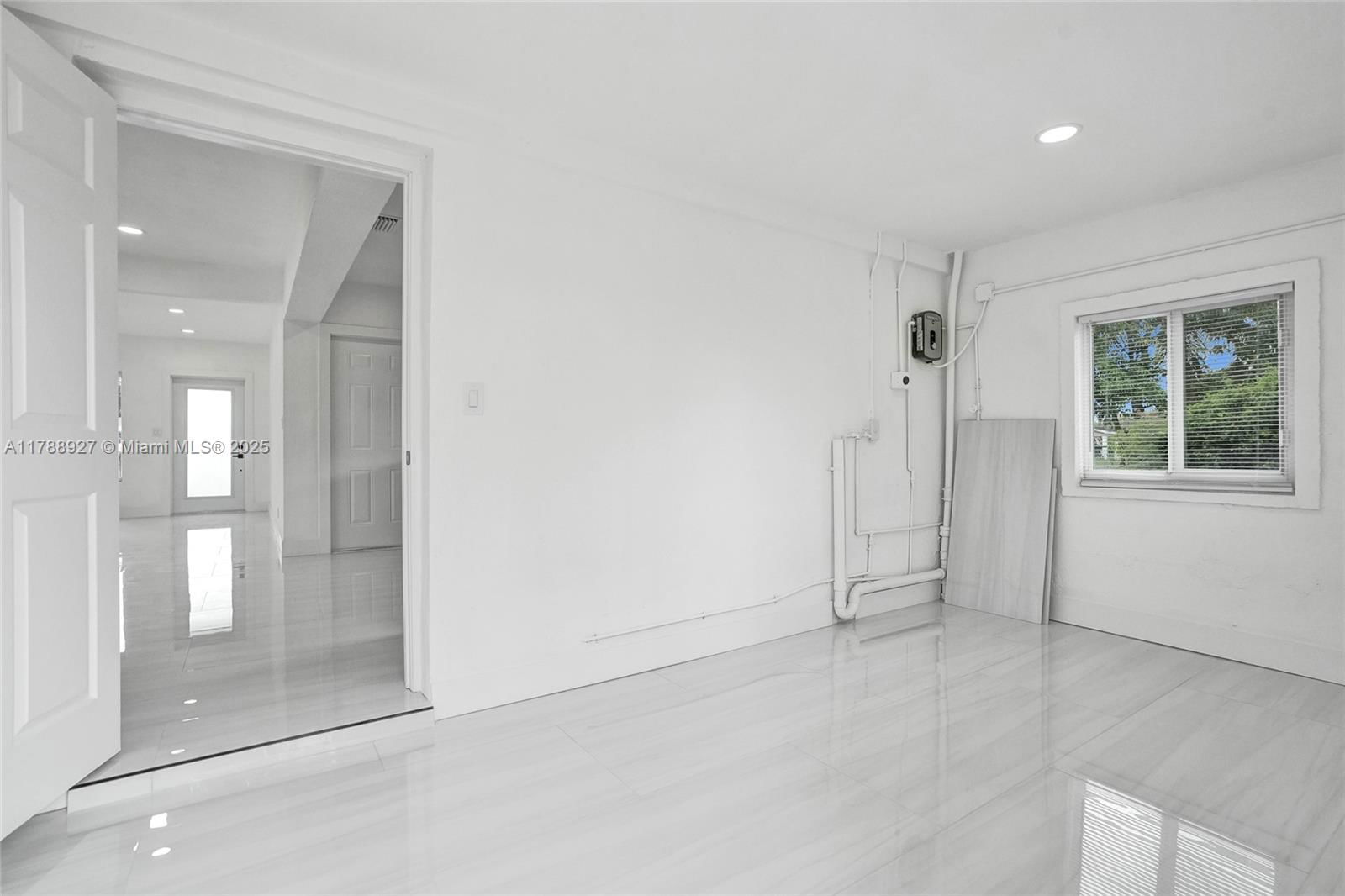 Real estate property located at 31 Florida Ave, Broward, Melrose Park Sect 1, Fort Lauderdale, FL
