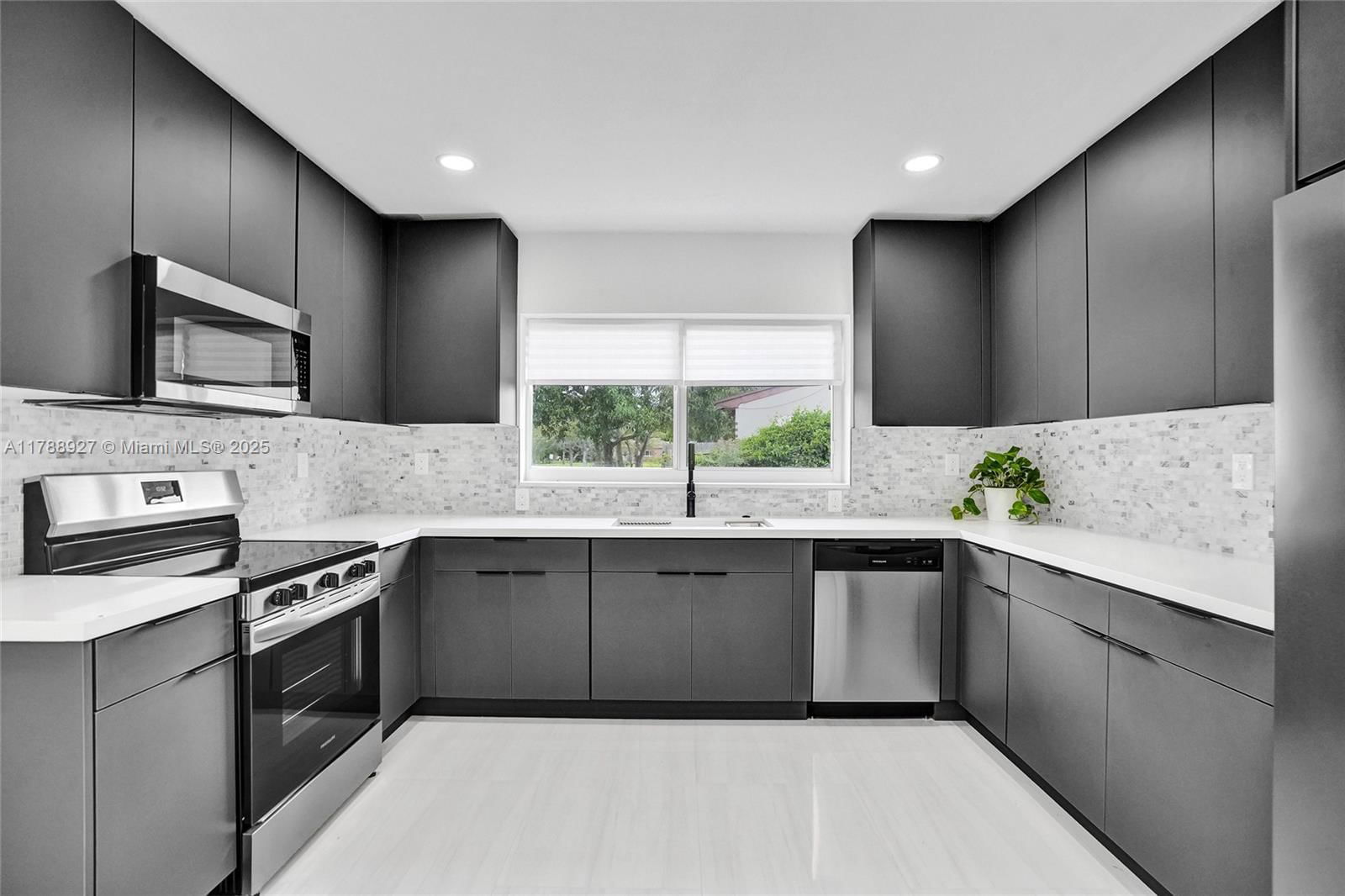 Real estate property located at 31 Florida Ave, Broward, Melrose Park Sect 1, Fort Lauderdale, FL
