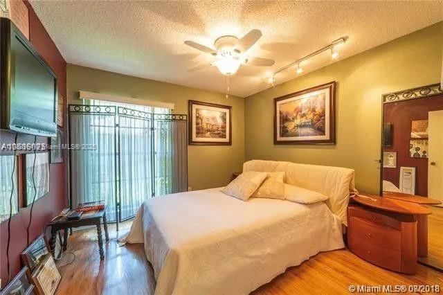 Real estate property located at 70 Ivy Rd, Broward, Greens Of Emerald Hills, Hollywood, FL