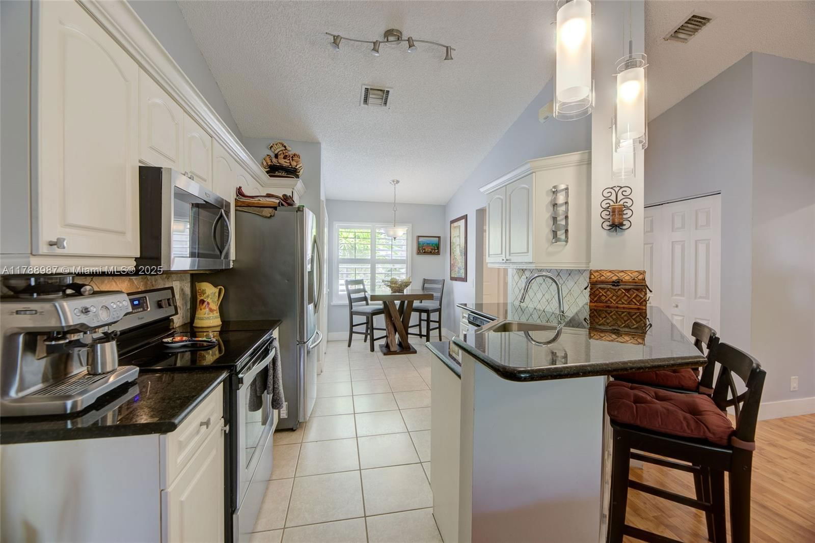 Real estate property located at 2086 Borealis Way, Broward, Sector 2- Parcels 21b 22, Weston, FL