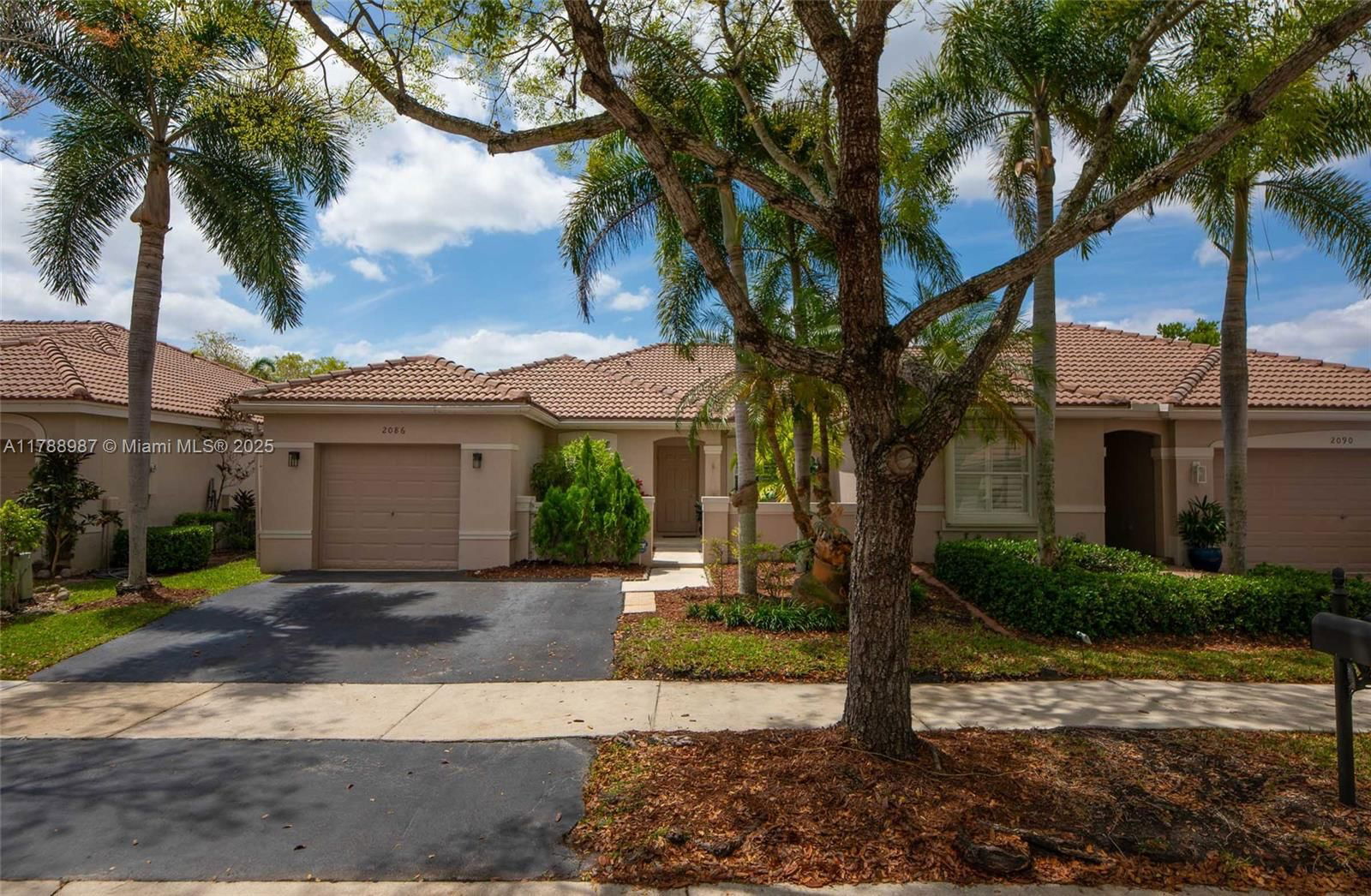 Real estate property located at 2086 Borealis Way, Broward, Sector 2- Parcels 21b 22, Weston, FL