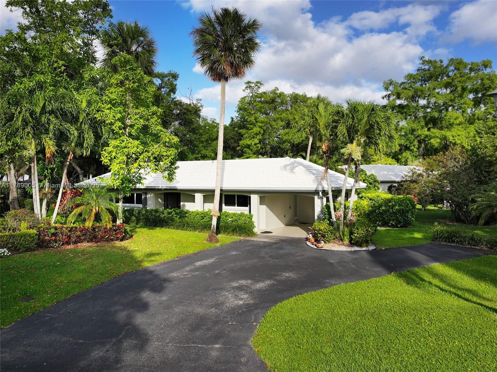 Real estate property located at 1130 Cypress Dr V-16, Broward, No 81 Palm-aire Country C, Pompano Beach, FL