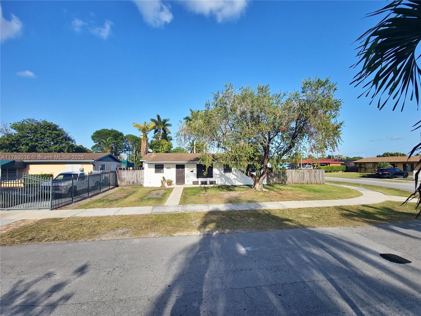 Real estate property located at 15561 102nd Ct, Miami-dade, Fairway Estates Sec Two, Miami, FL