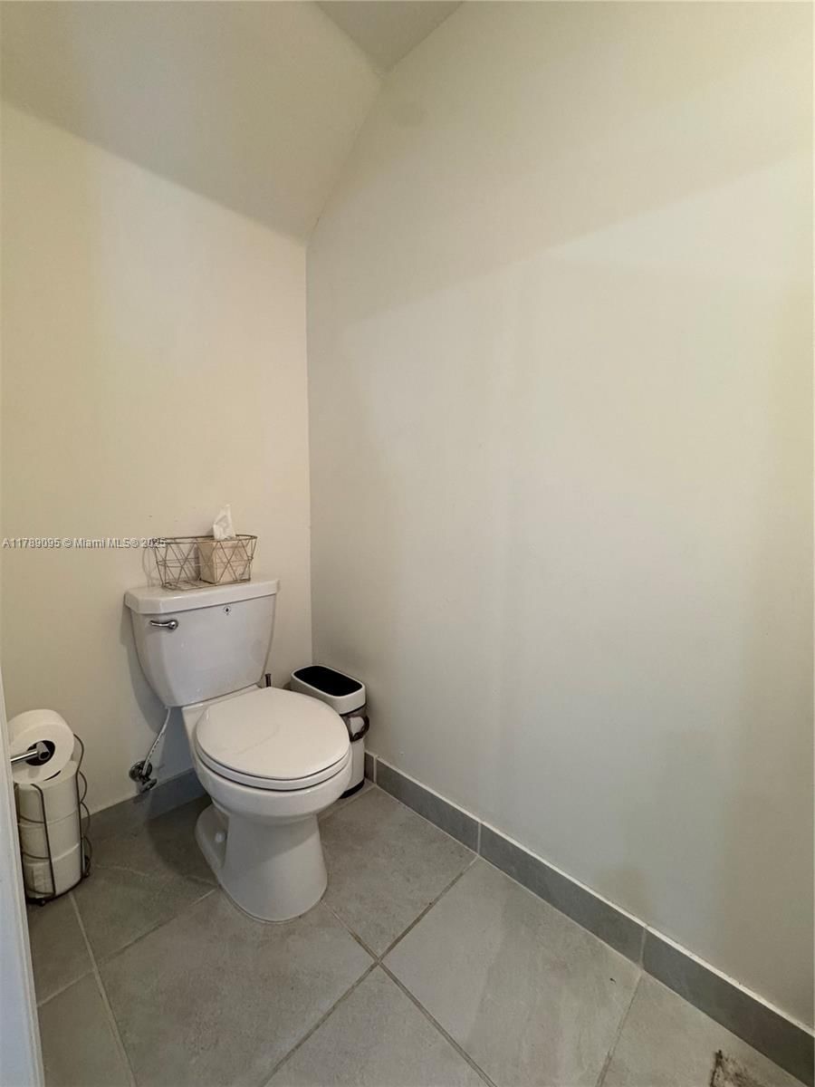 Real estate property located at 11449 34th Ln, Miami-dade, Aquabella North, Hialeah, FL