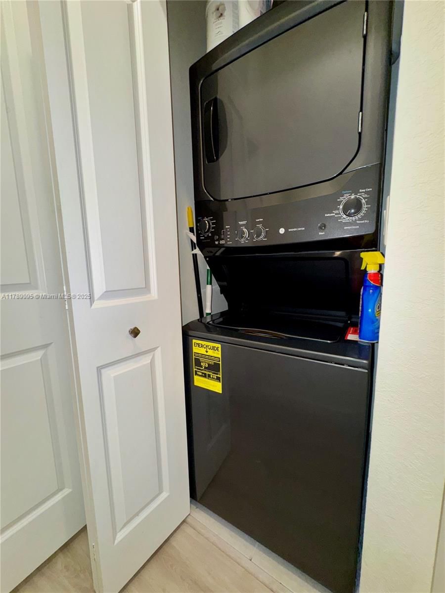 Real estate property located at 11449 34th Ln, Miami-dade, Aquabella North, Hialeah, FL