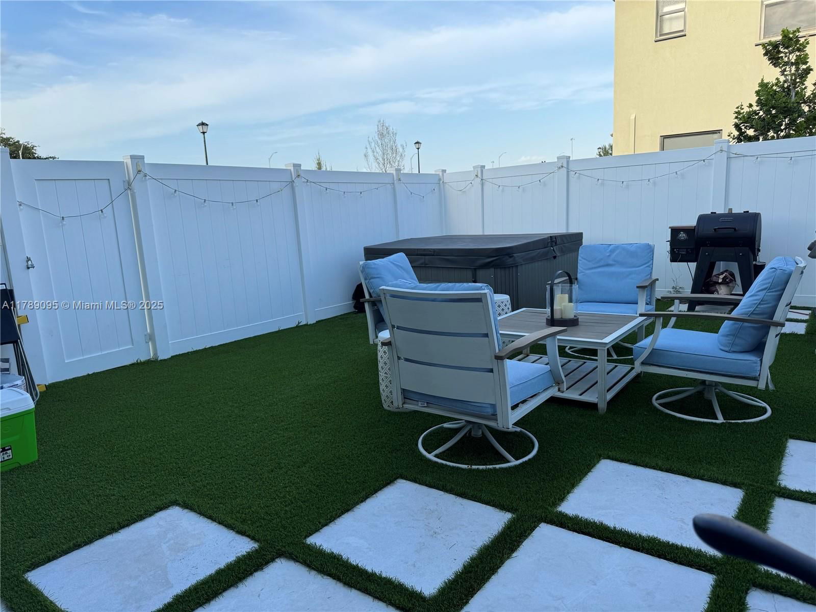 Real estate property located at 11449 34th Ln, Miami-dade, Aquabella North, Hialeah, FL