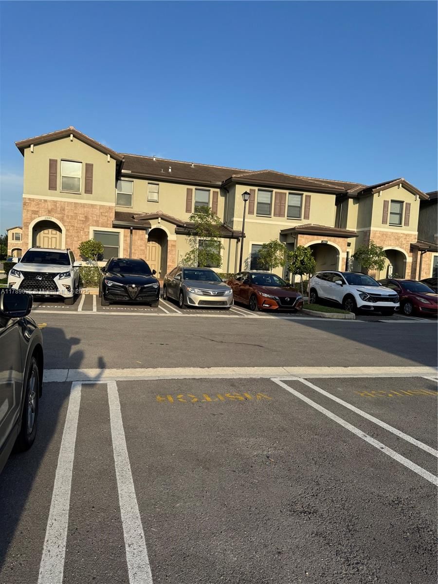 Real estate property located at 11449 34th Ln, Miami-dade, Aquabella North, Hialeah, FL