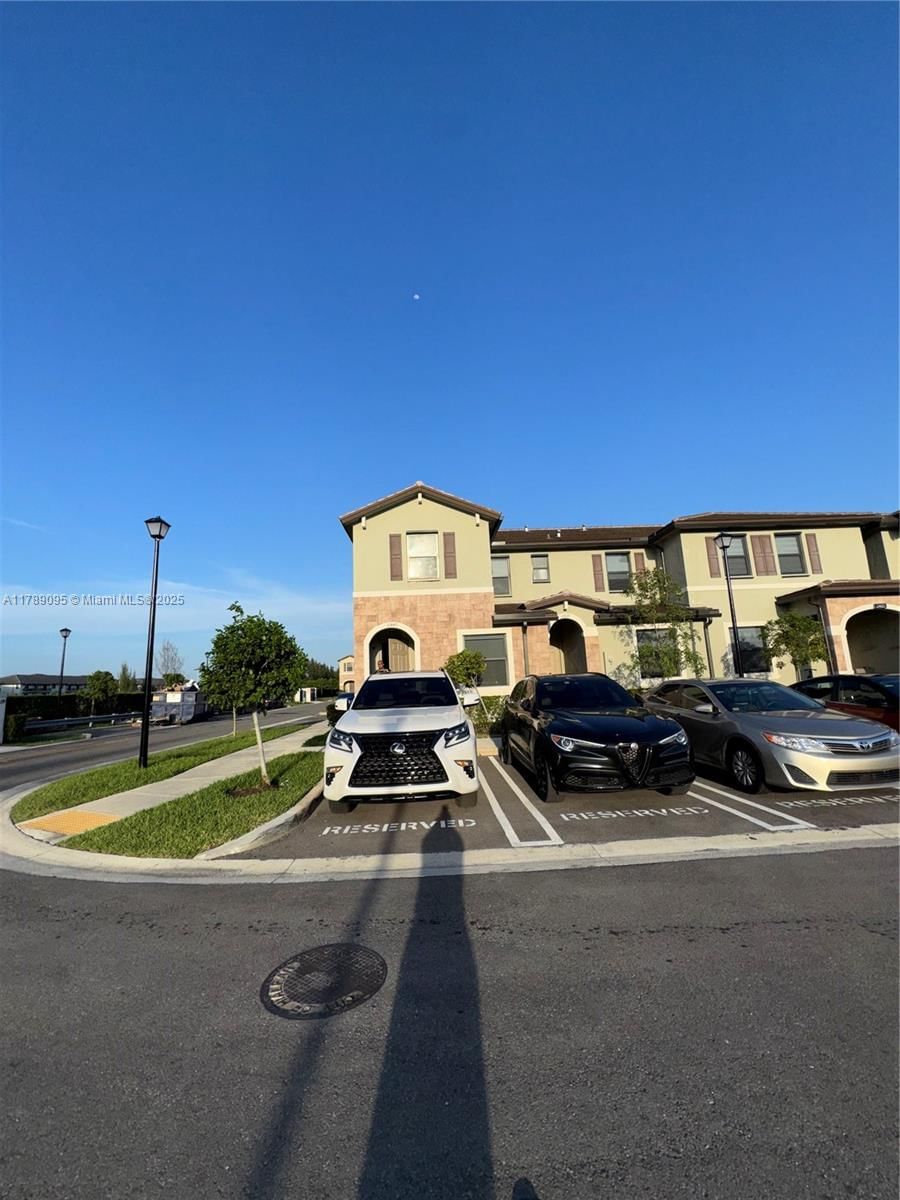 Real estate property located at 11449 34th Ln, Miami-dade, Aquabella North, Hialeah, FL
