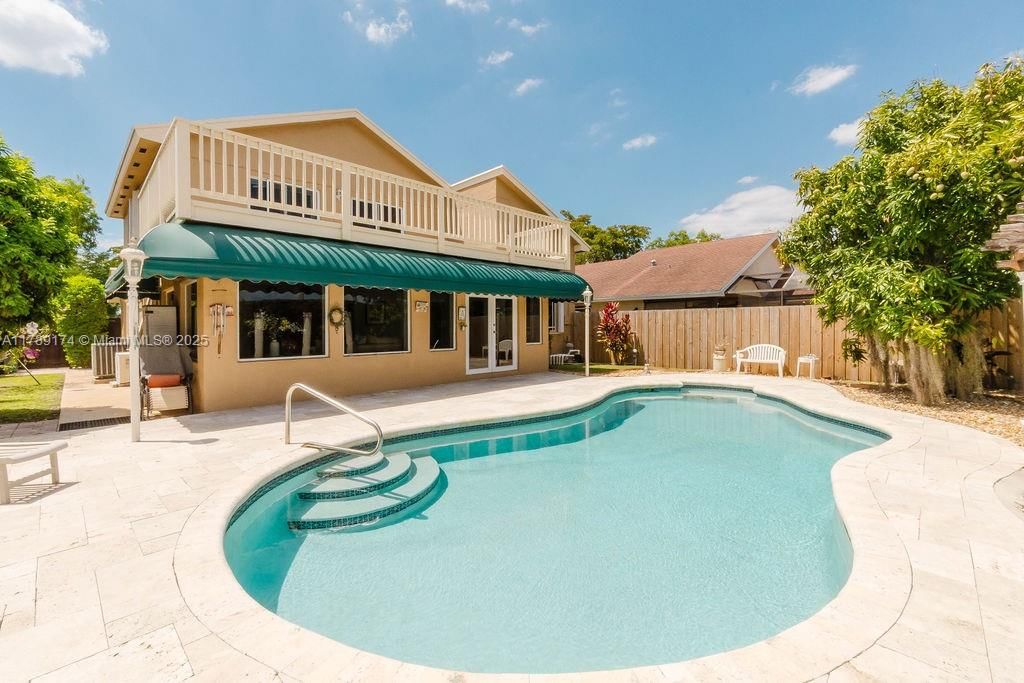 Real estate property located at 4249 147th Ct, Miami-dade, Lakes Of The Meadow Patio, Miami, FL