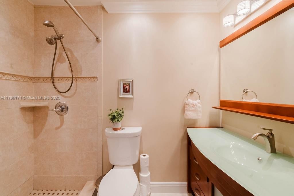 Real estate property located at 4249 147th Ct, Miami-dade, Lakes Of The Meadow Patio, Miami, FL