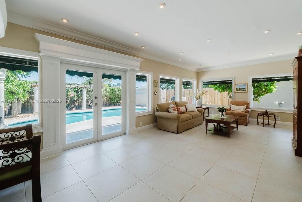 Real estate property located at 4249 147th Ct, Miami-dade, Lakes Of The Meadow Patio, Miami, FL