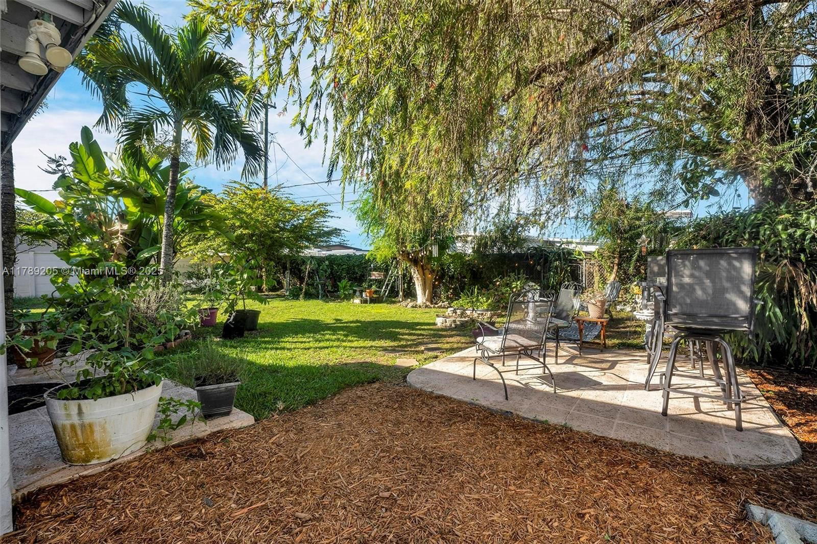 Real estate property located at 4240 112th Ave, Miami-dade, Westwood Lake, Miami, FL