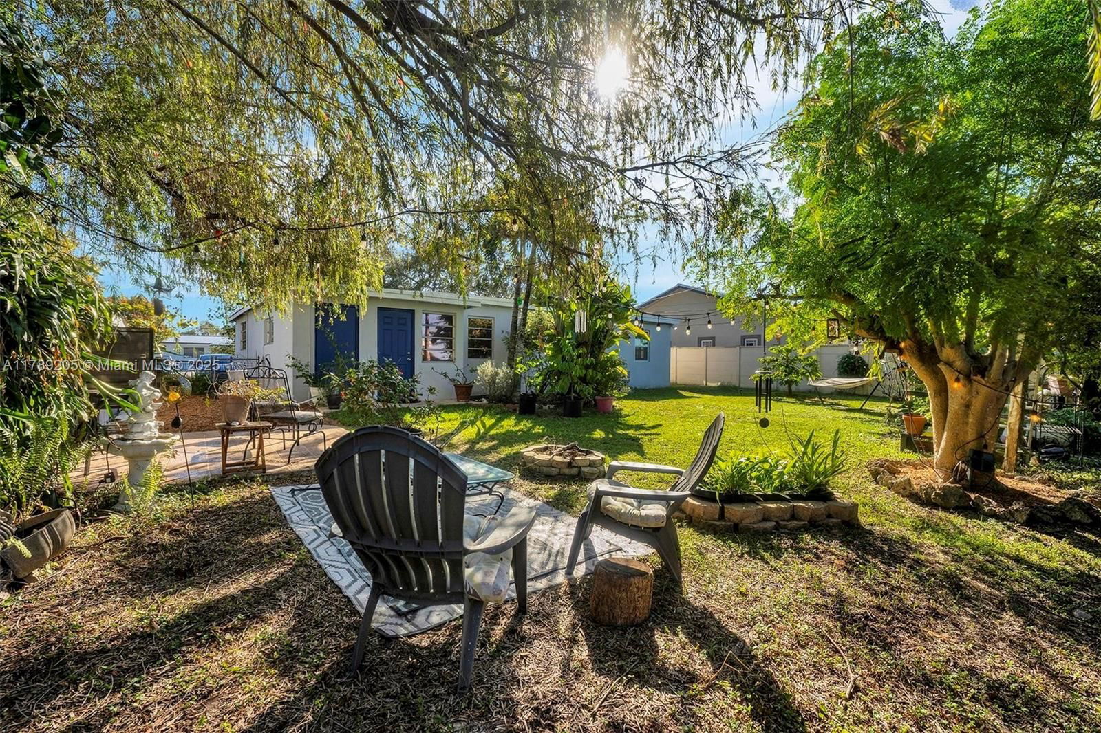 Real estate property located at 4240 112th Ave, Miami-dade, Westwood Lake, Miami, FL