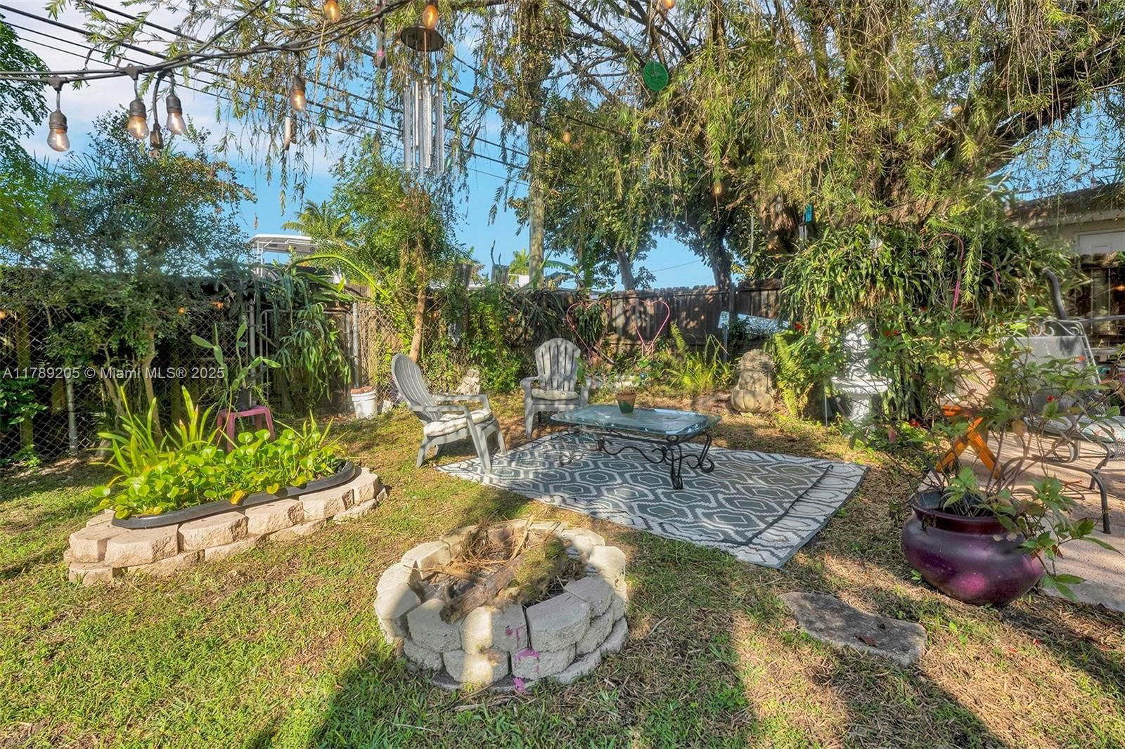 Real estate property located at 4240 112th Ave, Miami-dade, Westwood Lake, Miami, FL
