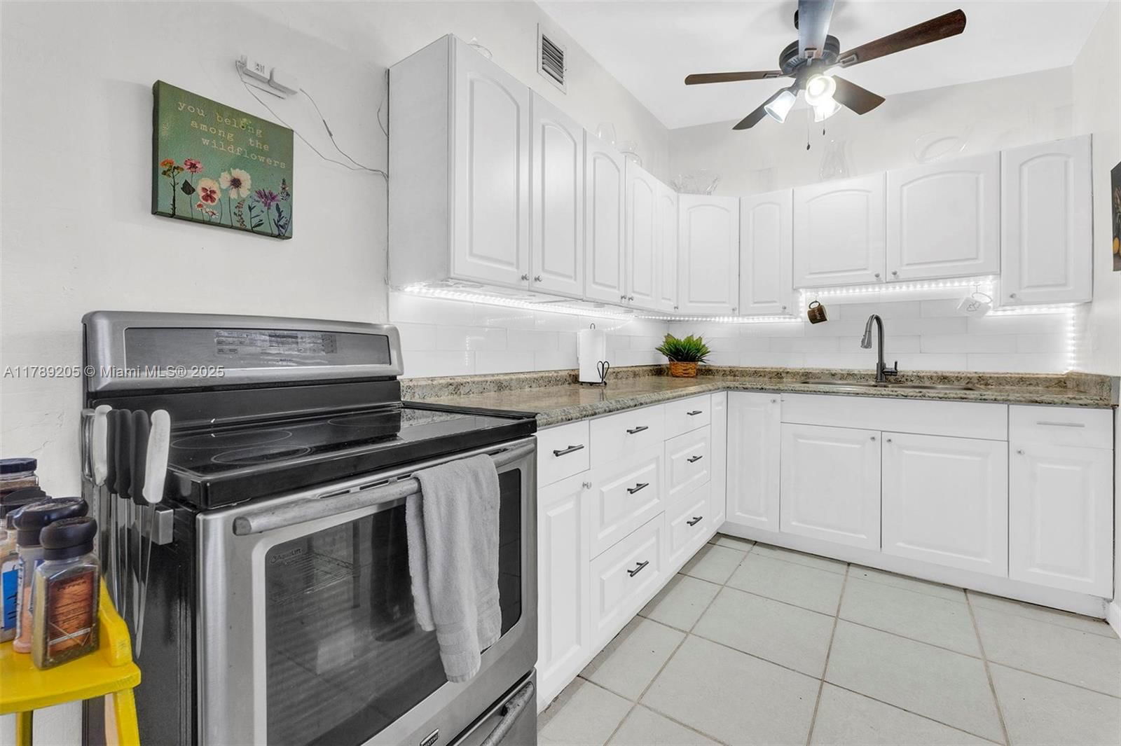 Real estate property located at 4240 112th Ave, Miami-dade, Westwood Lake, Miami, FL