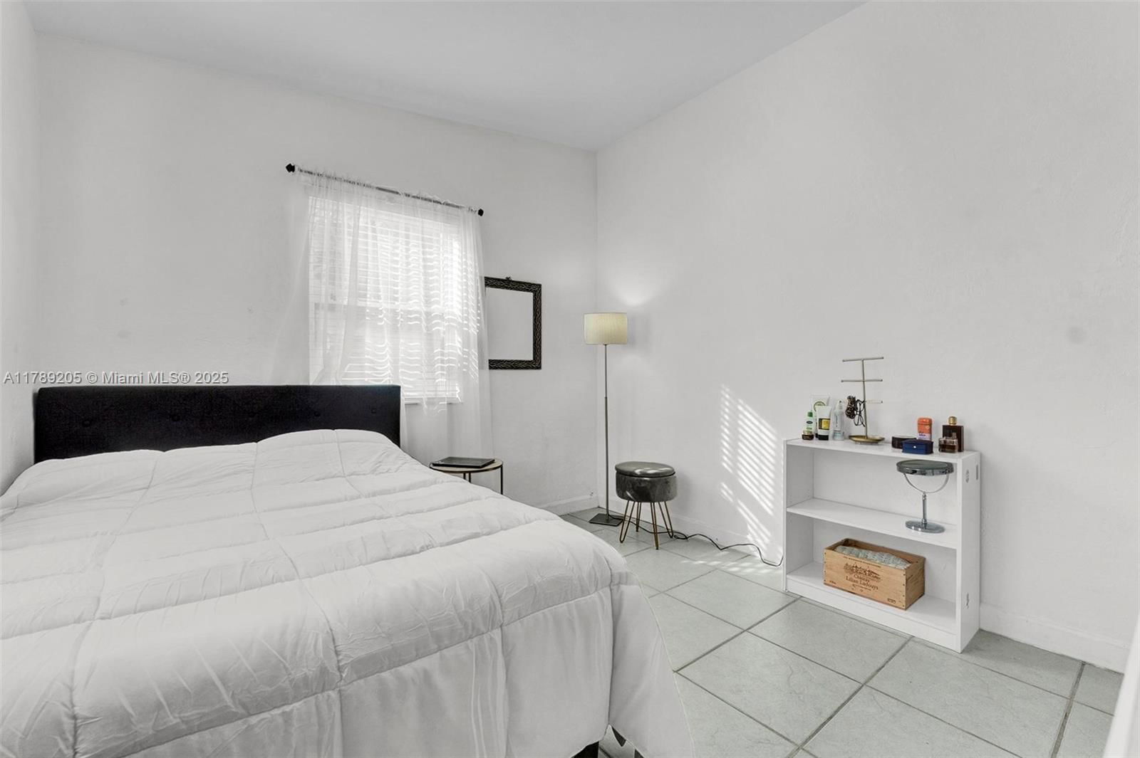 Real estate property located at 4240 112th Ave, Miami-dade, Westwood Lake, Miami, FL
