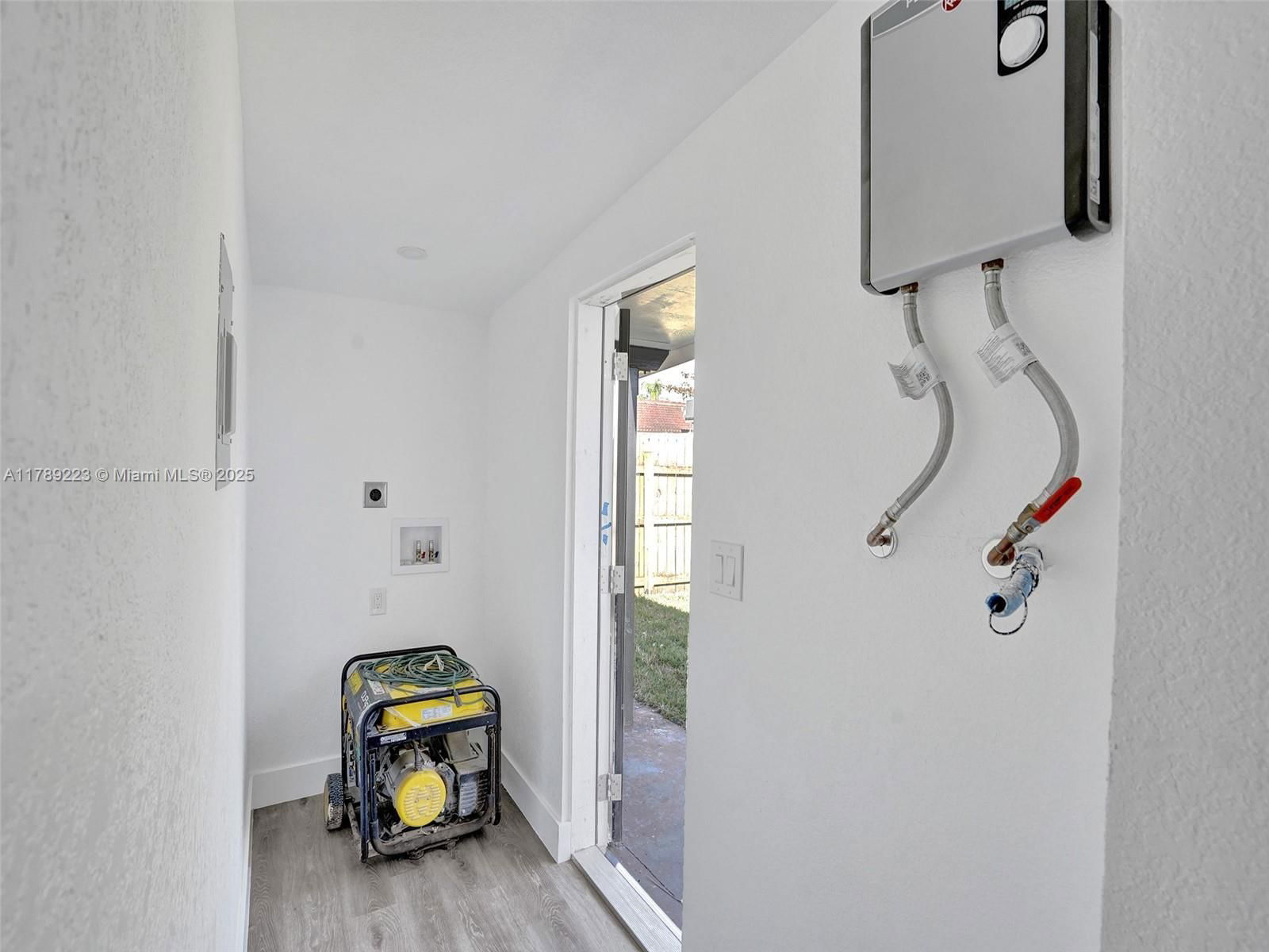 Real estate property located at 6147 40th St, Broward, Sun Land Park, Miramar, FL