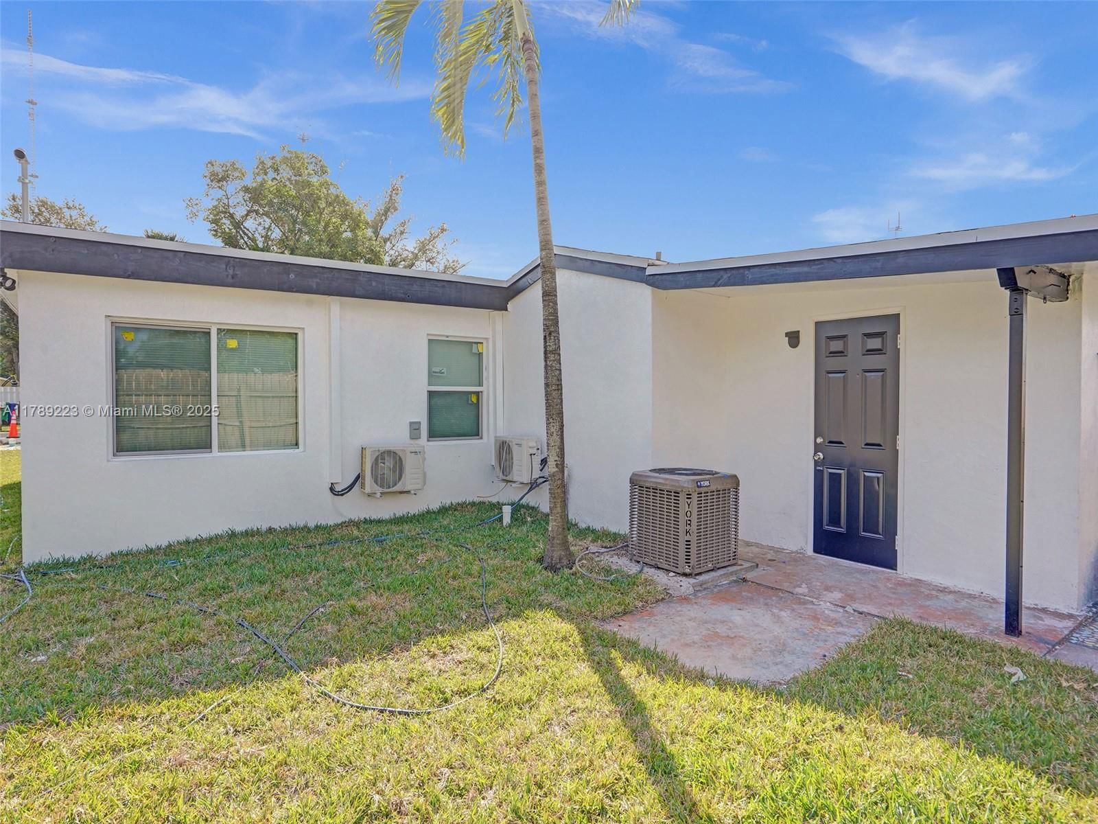 Real estate property located at 6147 40th St, Broward, Sun Land Park, Miramar, FL