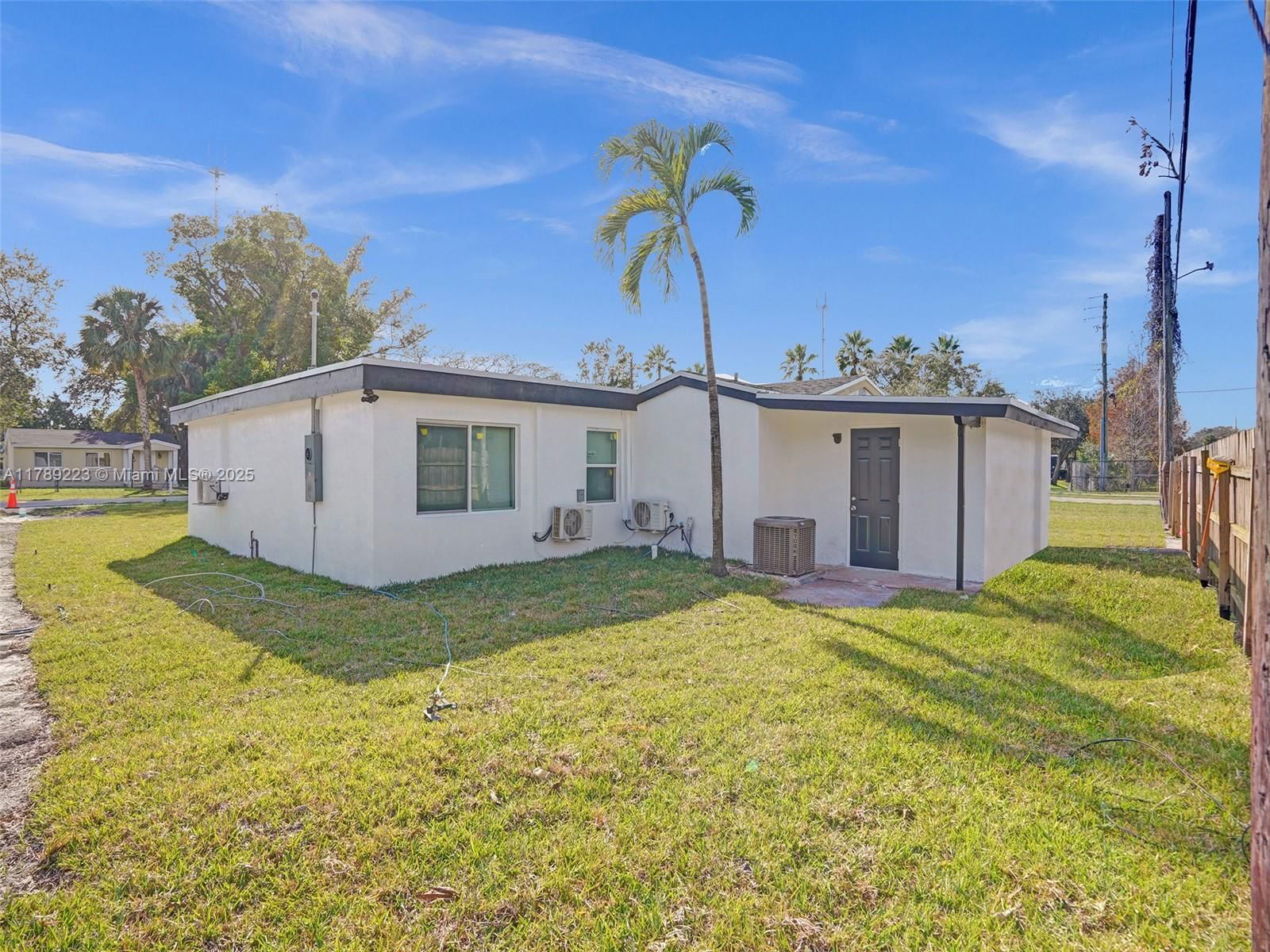 Real estate property located at 6147 40th St, Broward, Sun Land Park, Miramar, FL