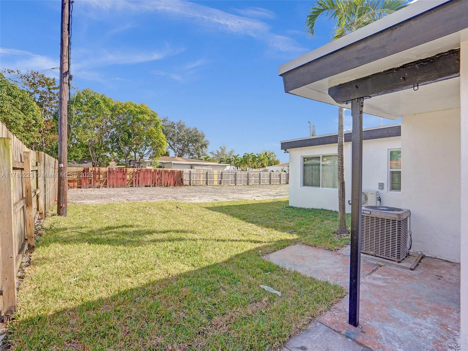 Real estate property located at 6147 40th St, Broward, Sun Land Park, Miramar, FL