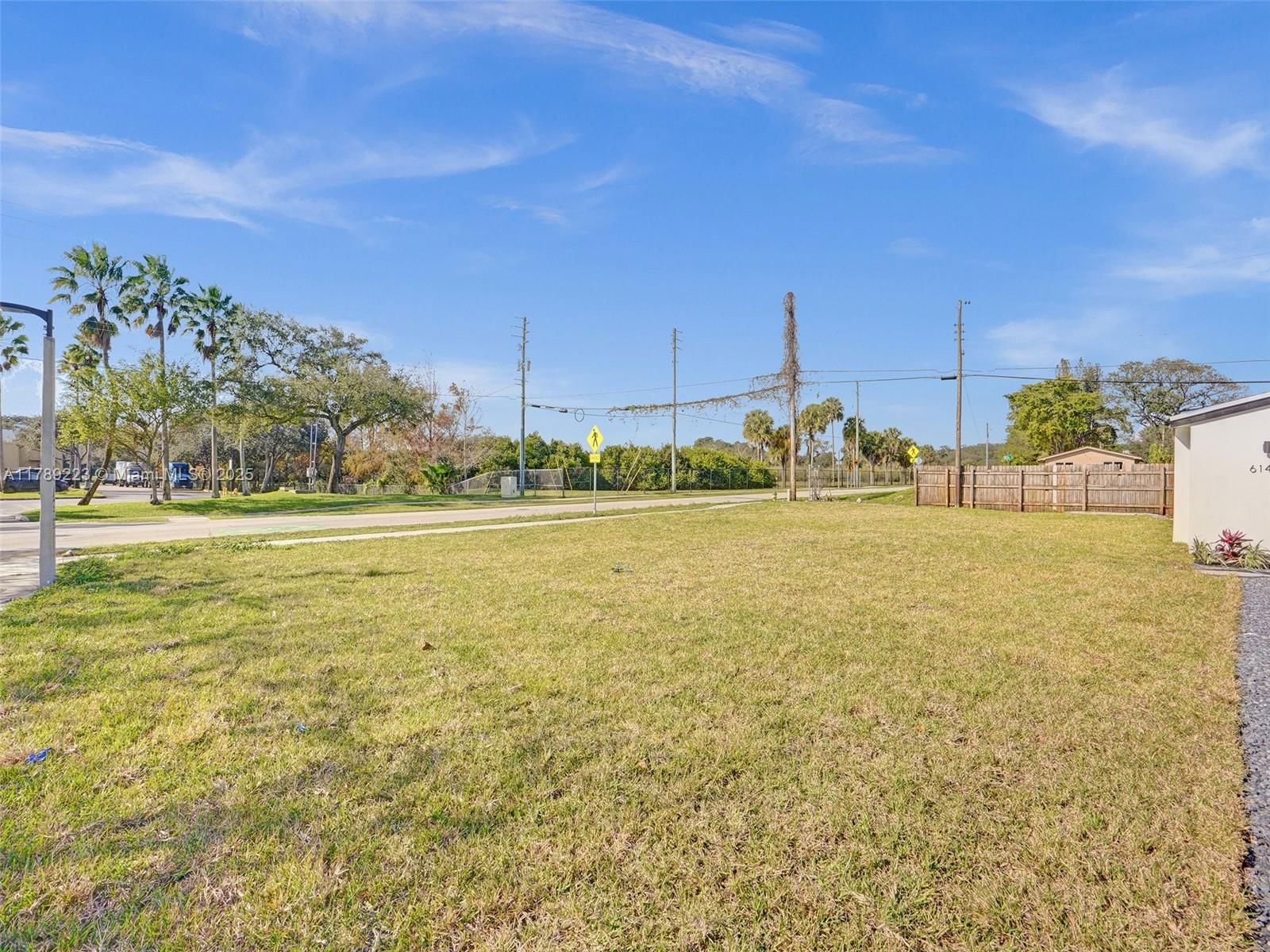 Real estate property located at 6147 40th St, Broward, Sun Land Park, Miramar, FL