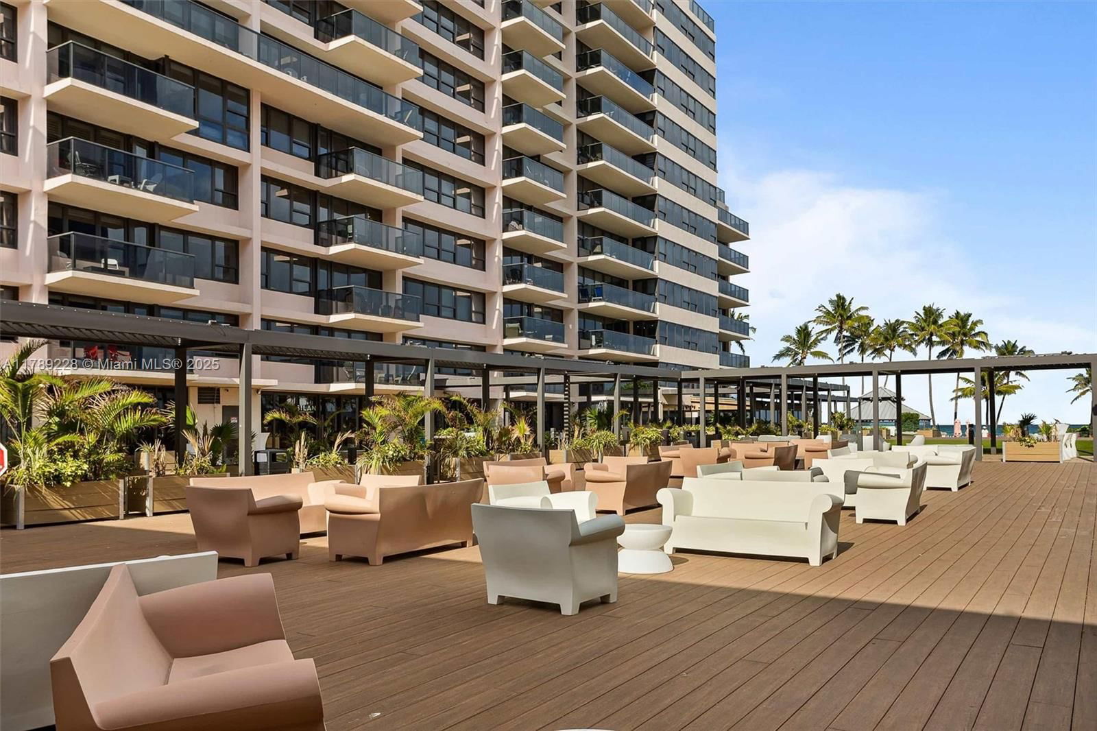 Real estate property located at 5225 Collins Ave #1117, Miami-dade, The Alexander Condo, Miami Beach, FL