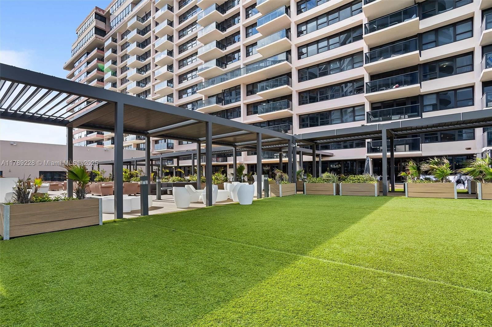Real estate property located at 5225 Collins Ave #1117, Miami-dade, The Alexander Condo, Miami Beach, FL