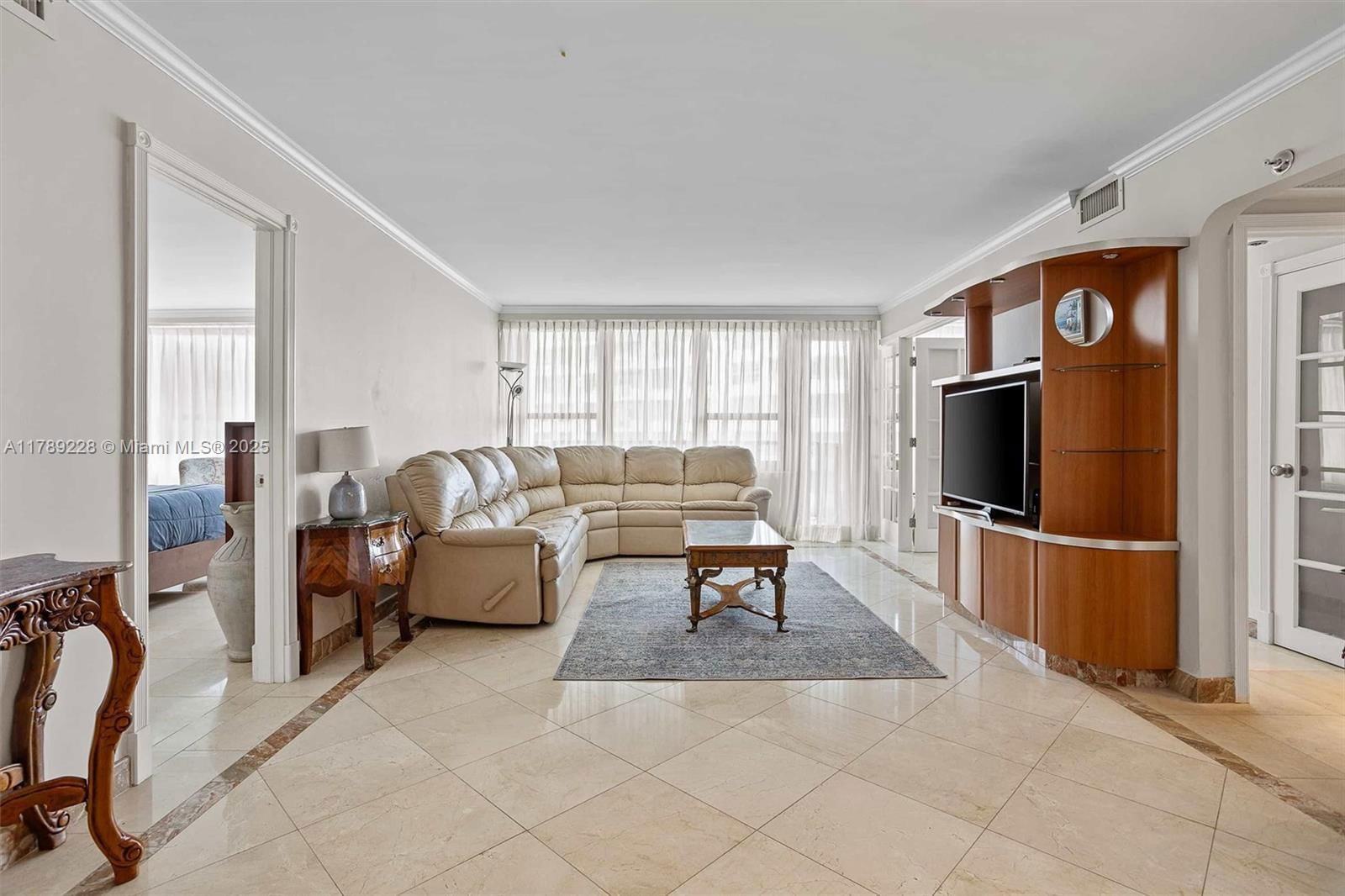 Real estate property located at 5225 Collins Ave #1117, Miami-dade, The Alexander Condo, Miami Beach, FL