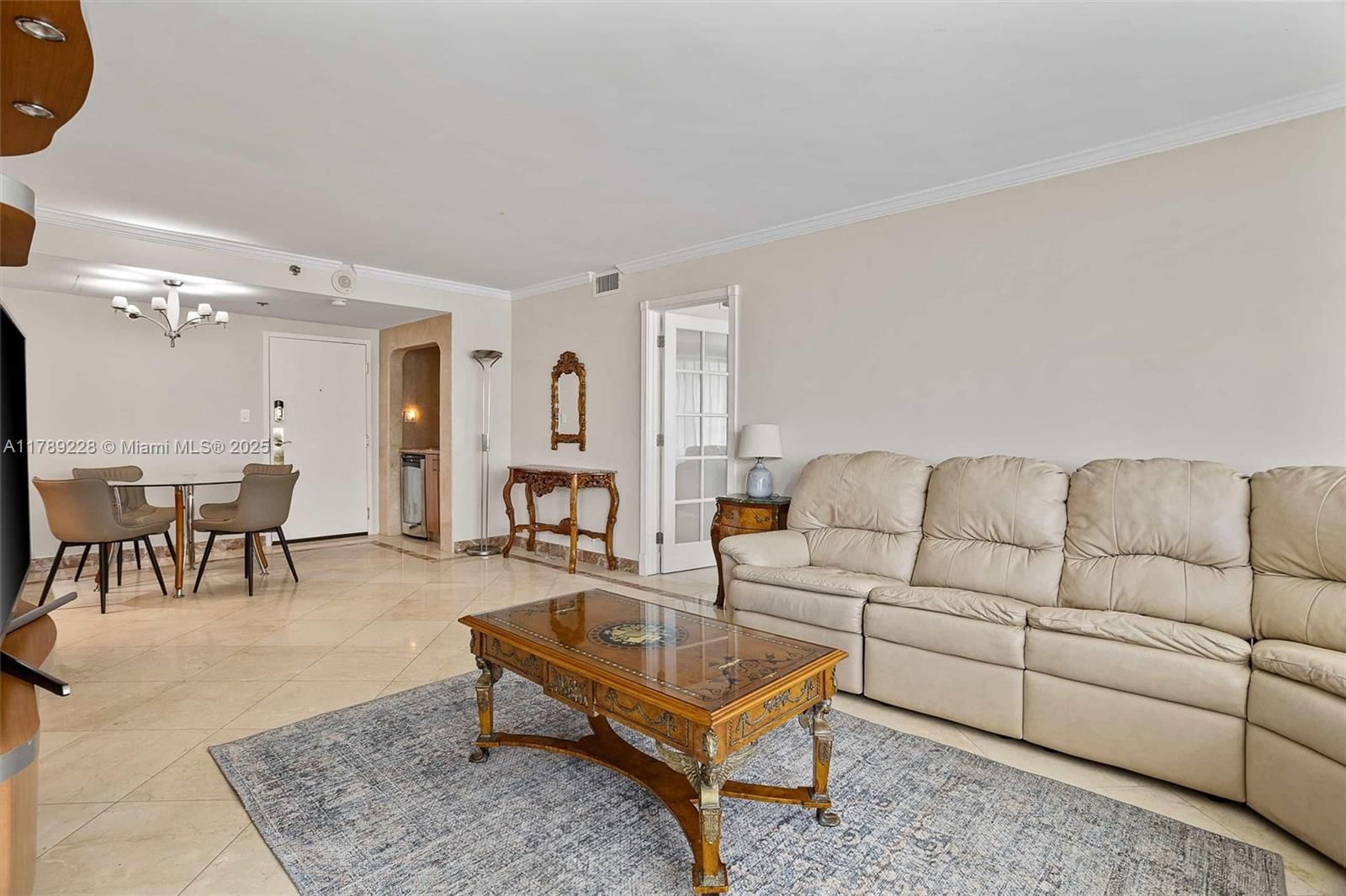 Real estate property located at 5225 Collins Ave #1117, Miami-dade, The Alexander Condo, Miami Beach, FL