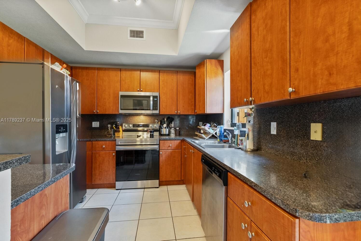 Real estate property located at 21937 88th Path, Miami-dade, Lakes By The Bay Jay, Cutler Bay, FL