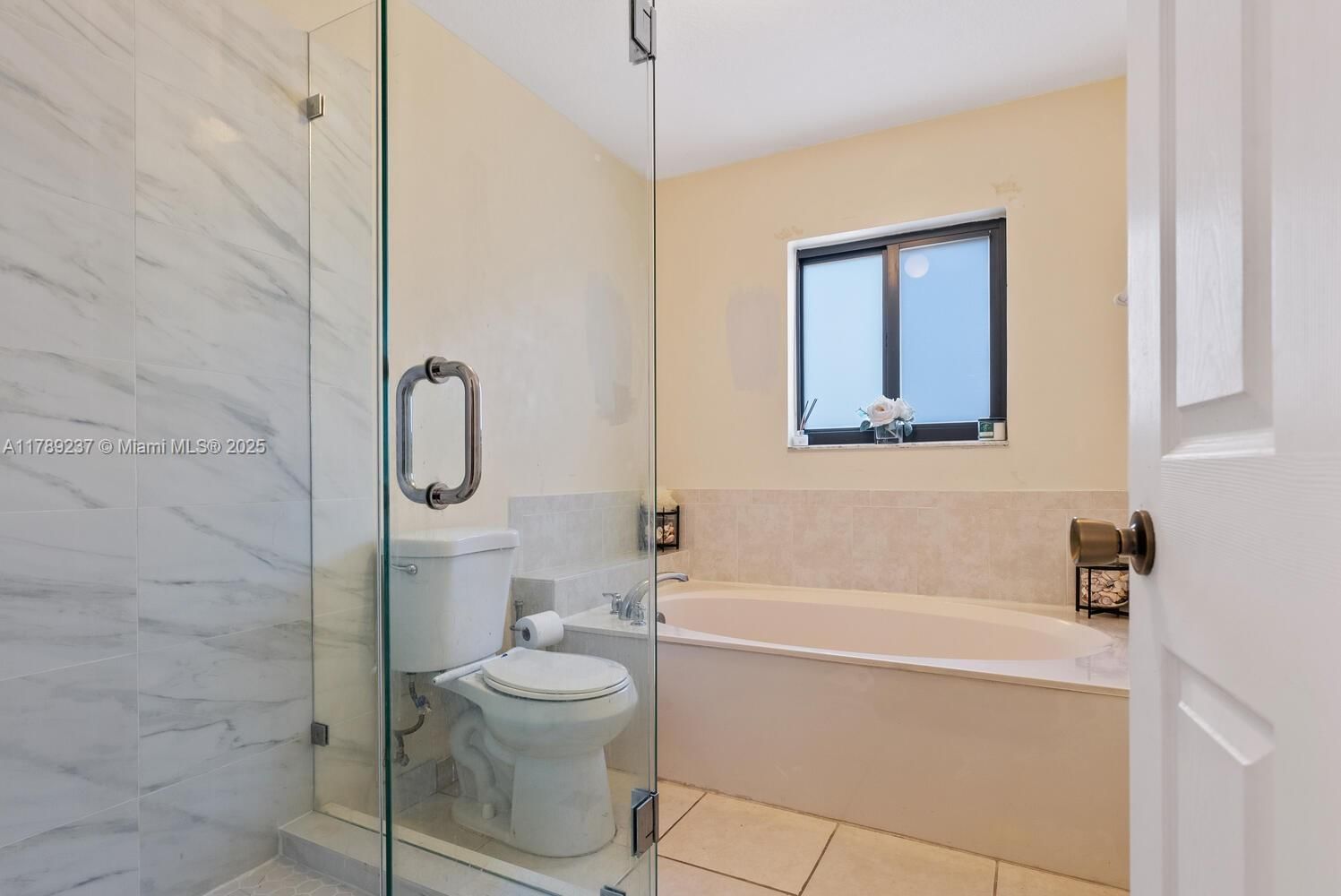 Real estate property located at 21937 88th Path, Miami-dade, Lakes By The Bay Jay, Cutler Bay, FL
