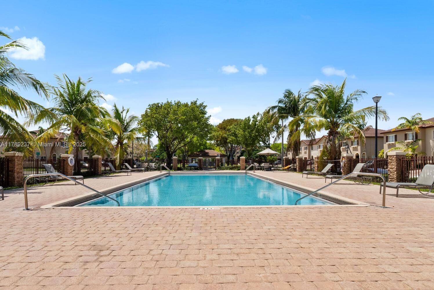 Real estate property located at 21937 88th Path, Miami-dade, Lakes By The Bay Jay, Cutler Bay, FL