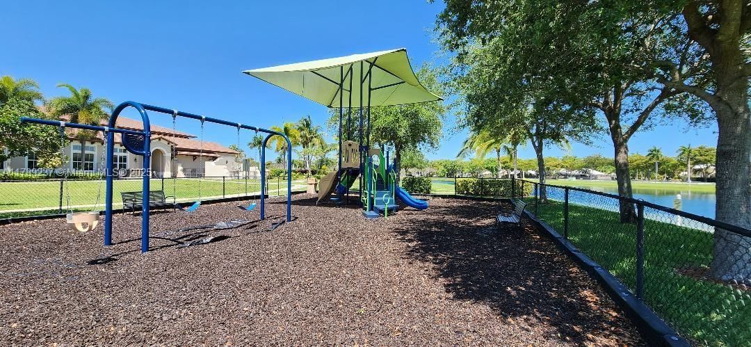 Real estate property located at 21937 88th Path, Miami-dade, Lakes By The Bay Jay, Cutler Bay, FL