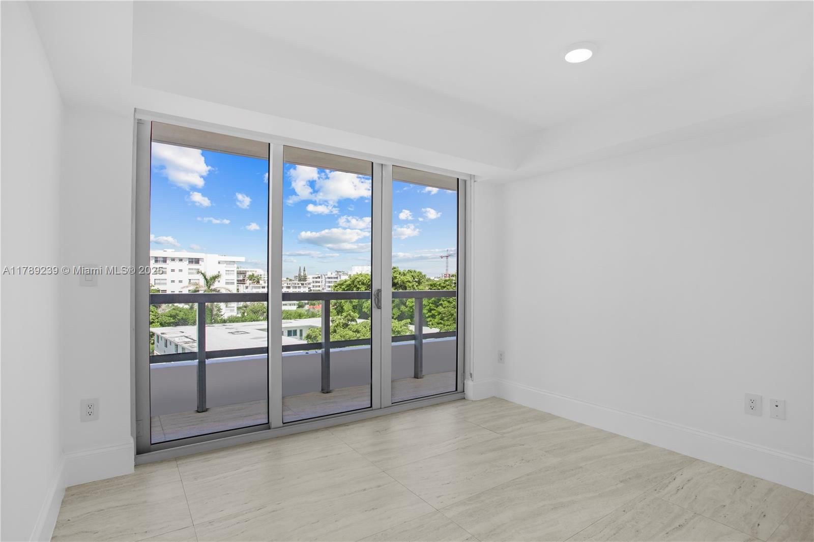 Real estate property located at 9261 Bay Harbor Dr #606, Miami-dade, The Ivory Residence Condo, Bay Harbor Islands, FL