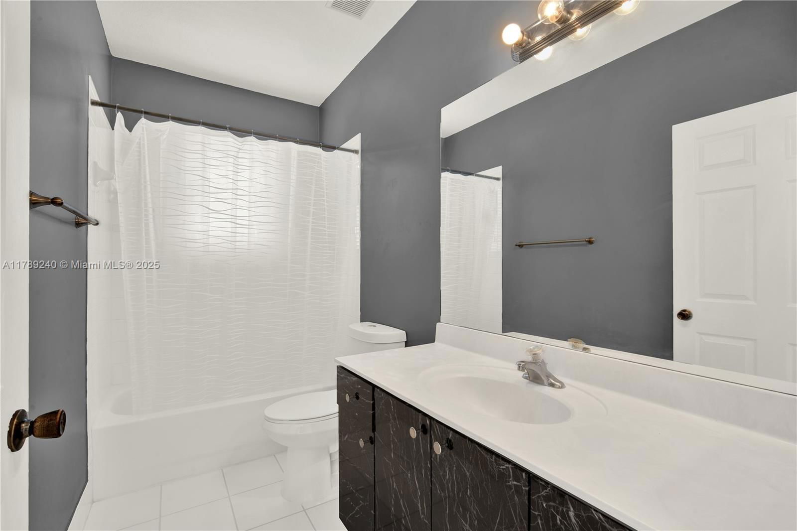 Real estate property located at 1979 13th St, Miami-dade, Shores At Keys Gate, Homestead, FL